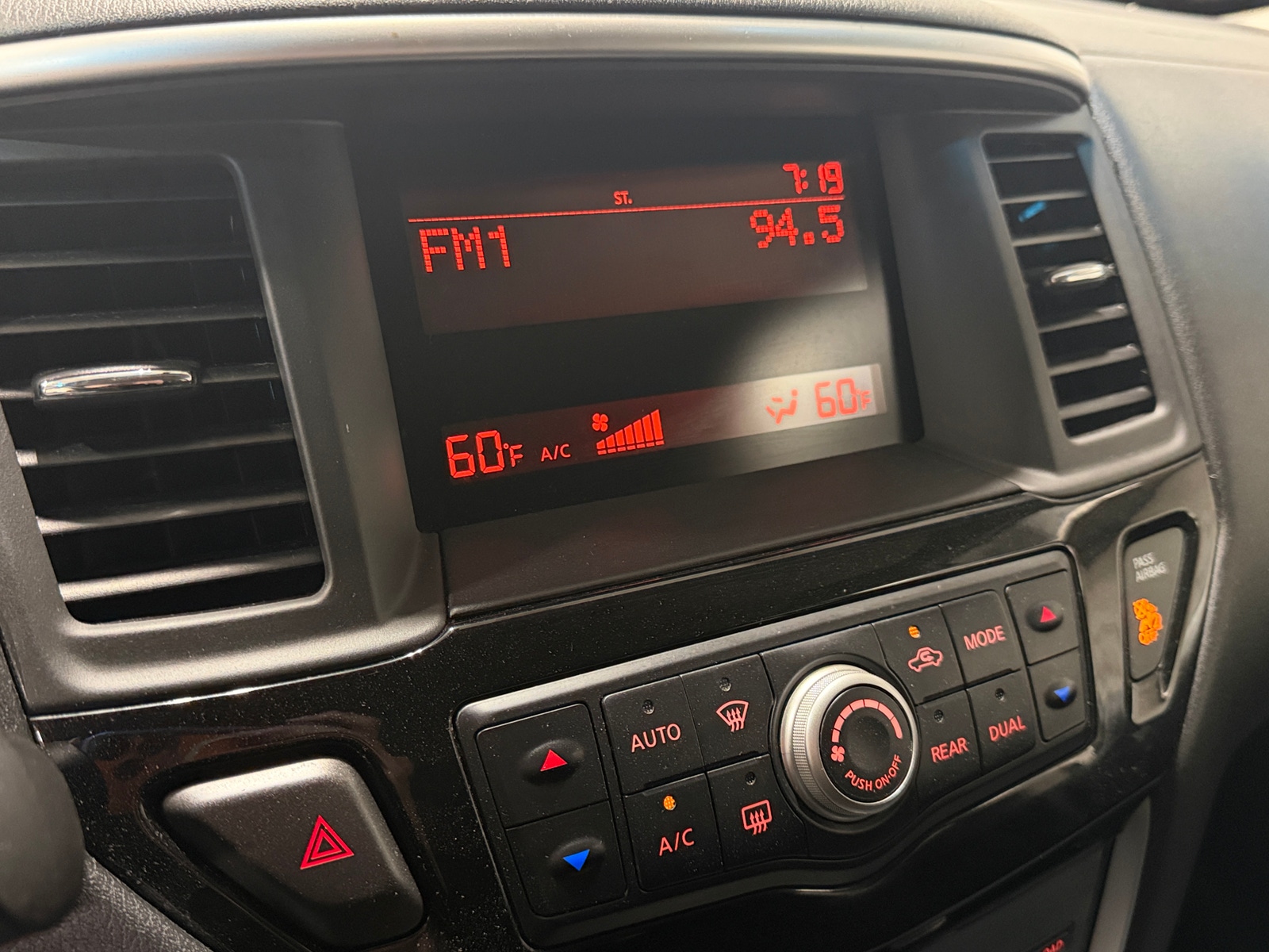 Thumbnail: 2014 Nissan Pathfinder - 4