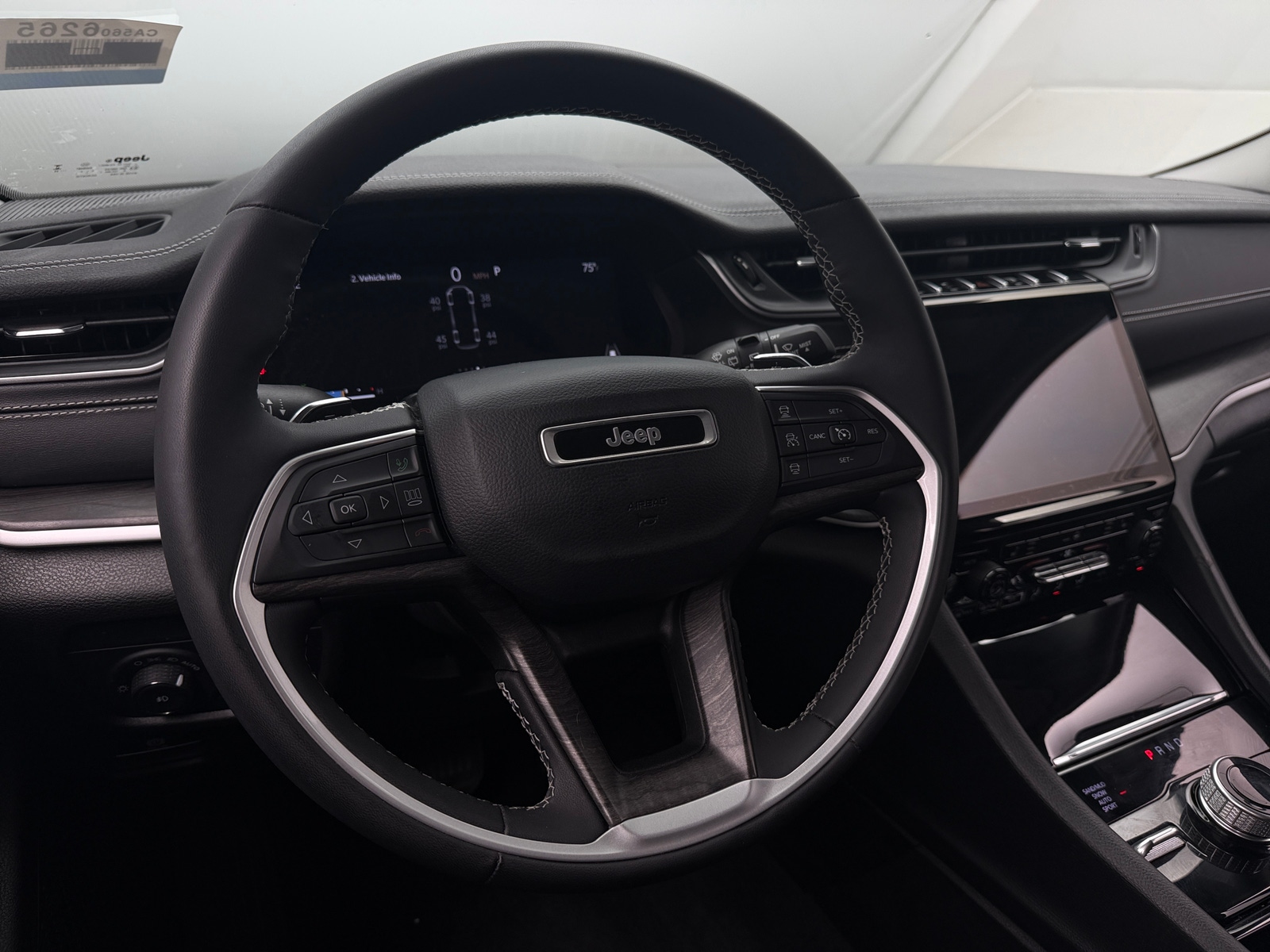Thumbnail: 2023 Jeep Grand Cherokee L - 4