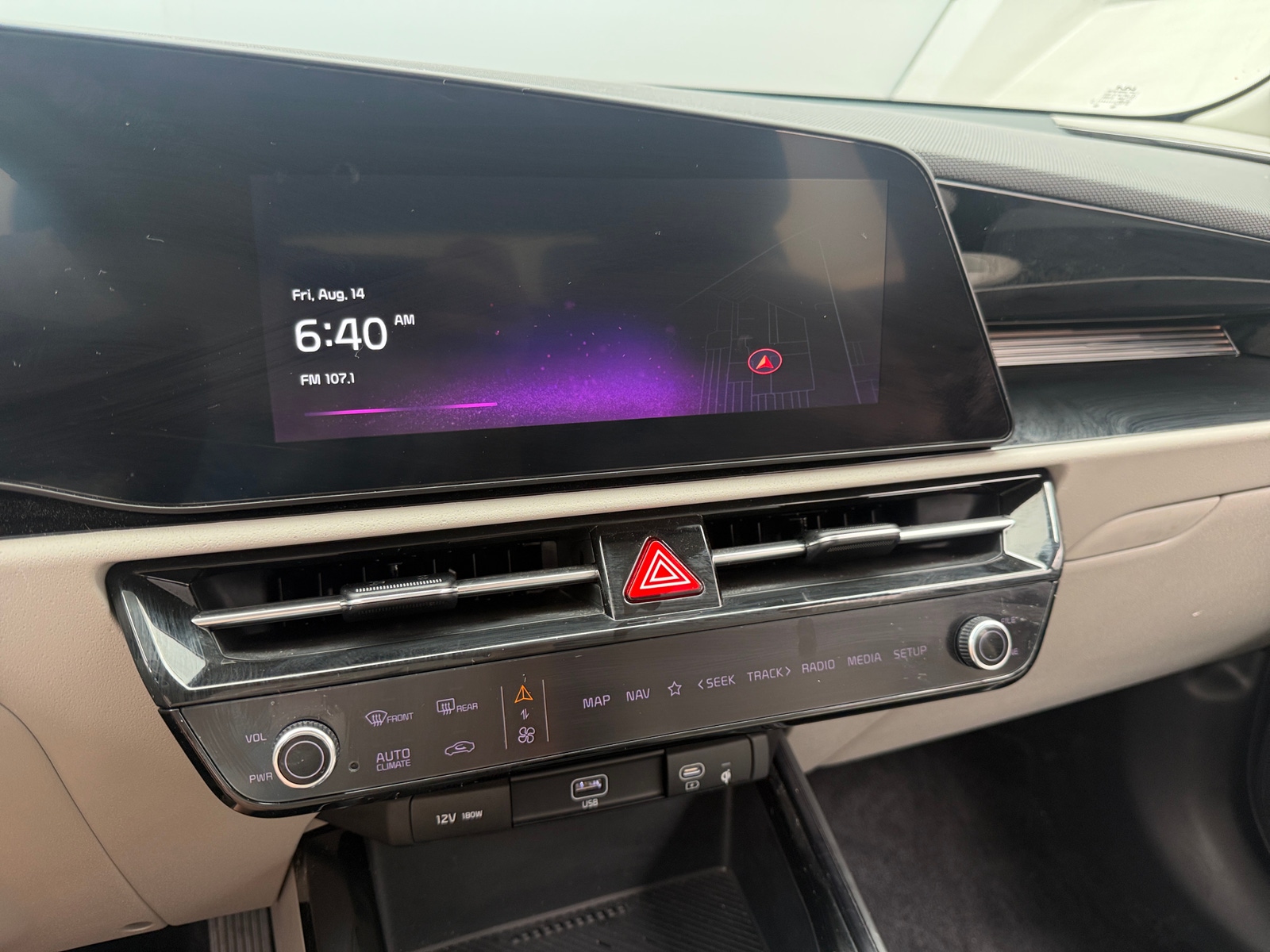 Thumbnail: 2023 Kia Niro - 3