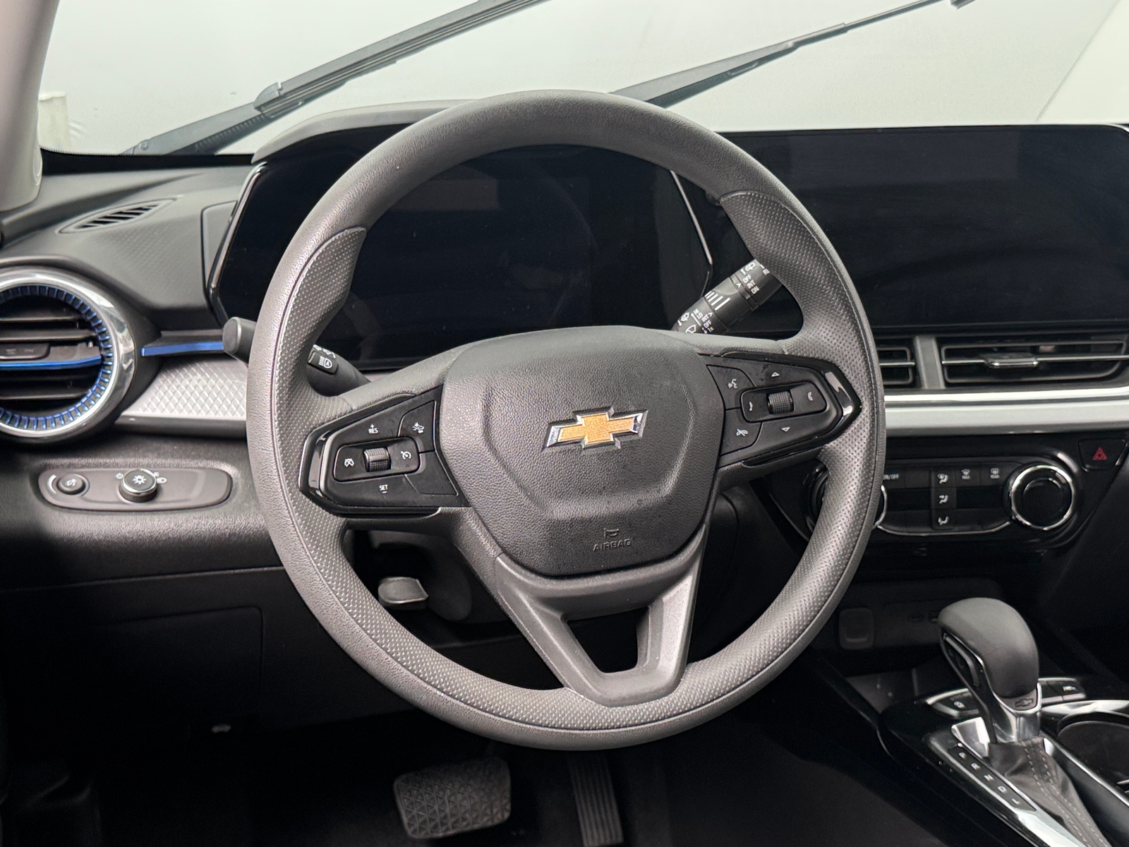 Thumbnail: 2025 Chevrolet Trax - 4