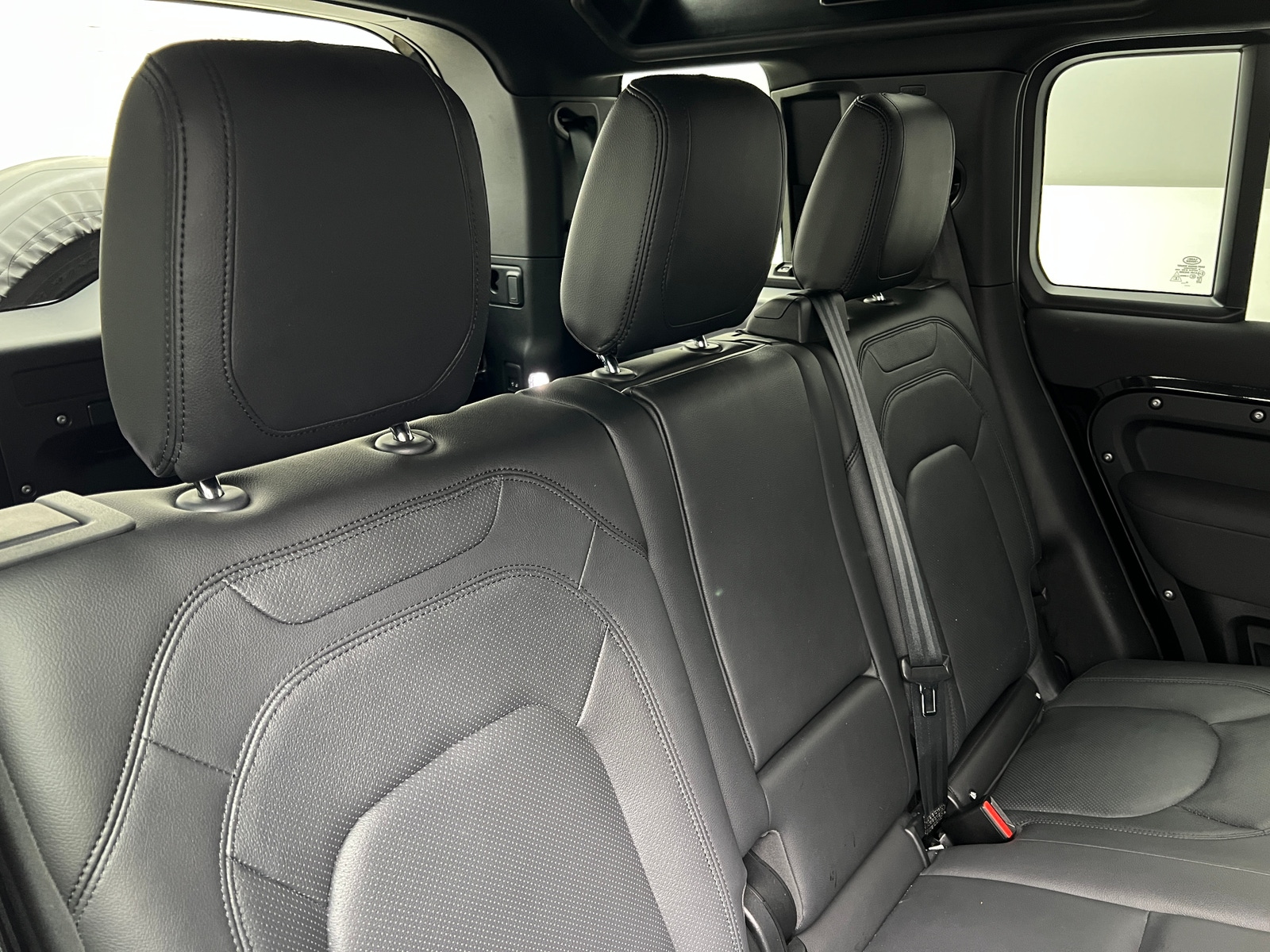 Thumbnail: 2023 Land Rover Defender - 5
