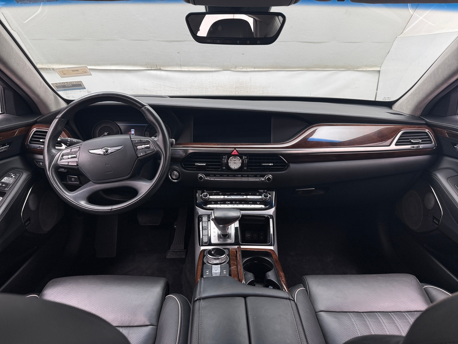 Thumbnail: 2019 Genesis G90 - 2