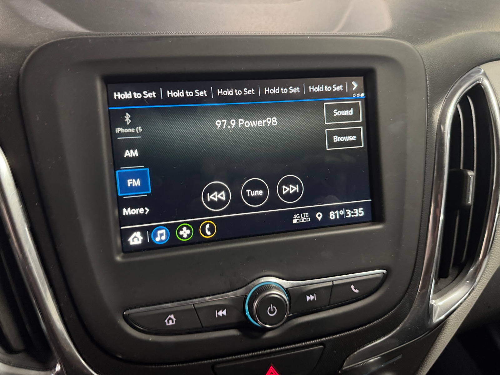 Thumbnail: 2019 Chevrolet Equinox - 4