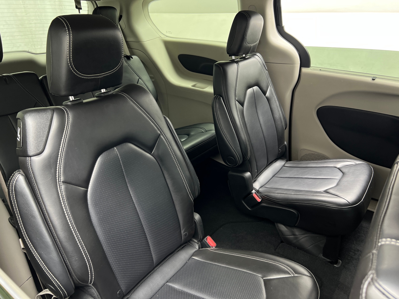 Thumbnail: 2023 Chrysler Pacifica - 5