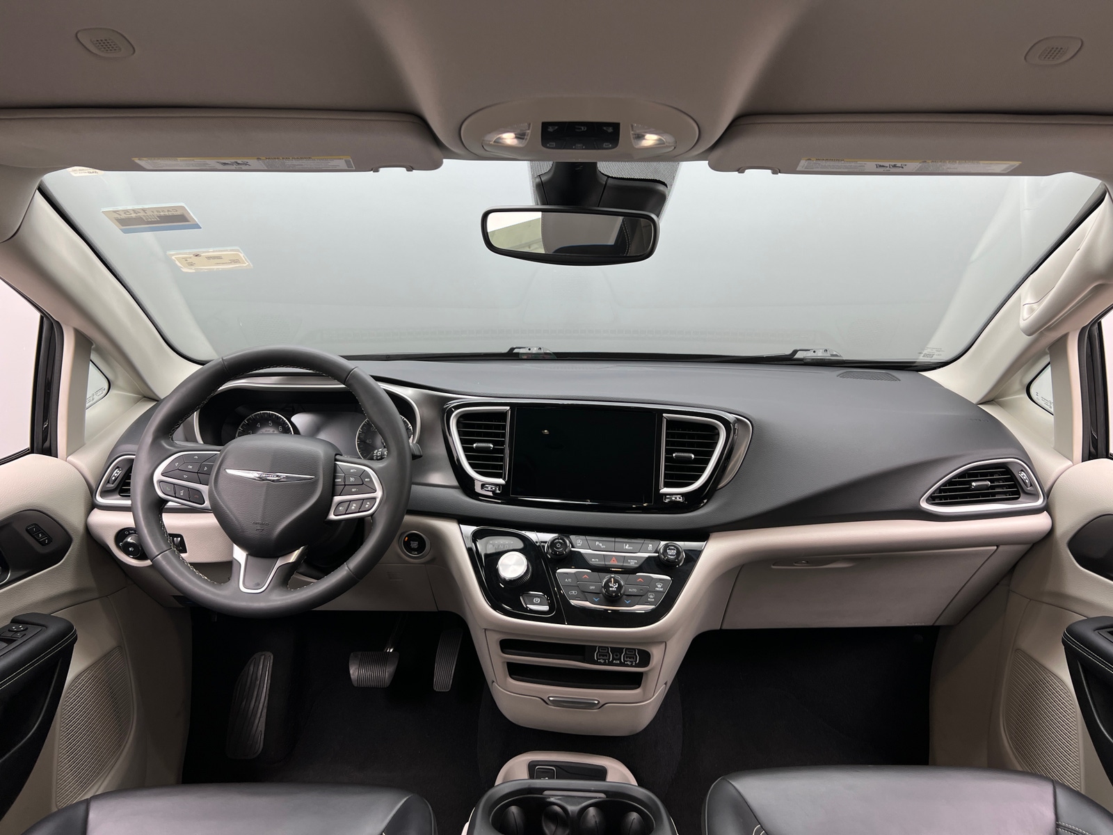 Thumbnail: 2023 Chrysler Pacifica - 2
