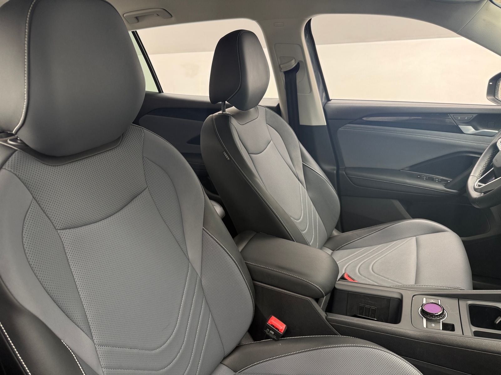Thumbnail: 2026 Volkswagen Tiguan - 2