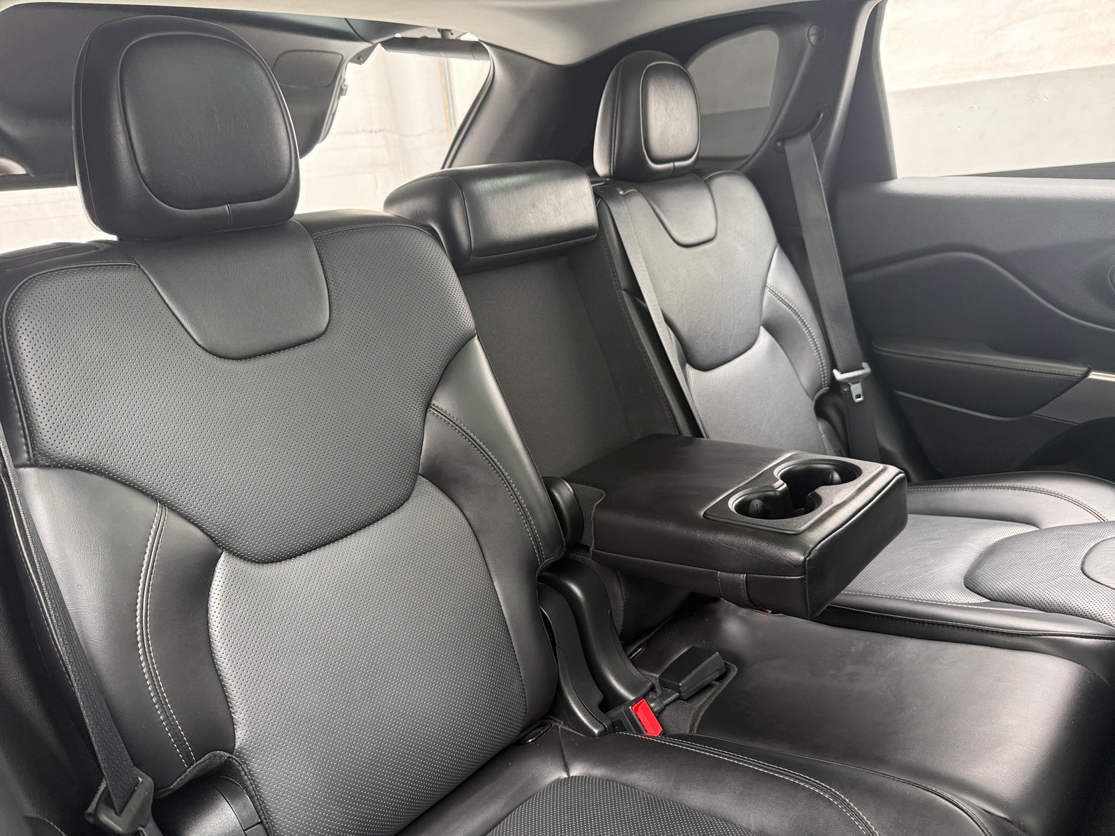Thumbnail: 2019 Jeep Cherokee - 5