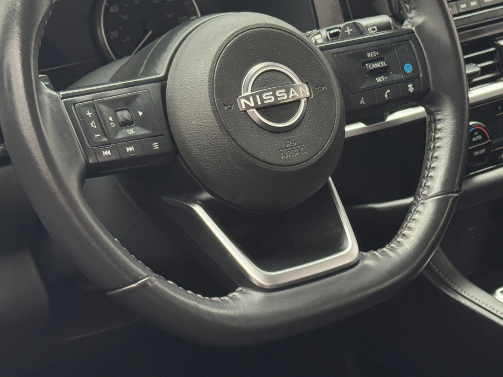 Thumbnail: 2024 Nissan Pathfinder - 5