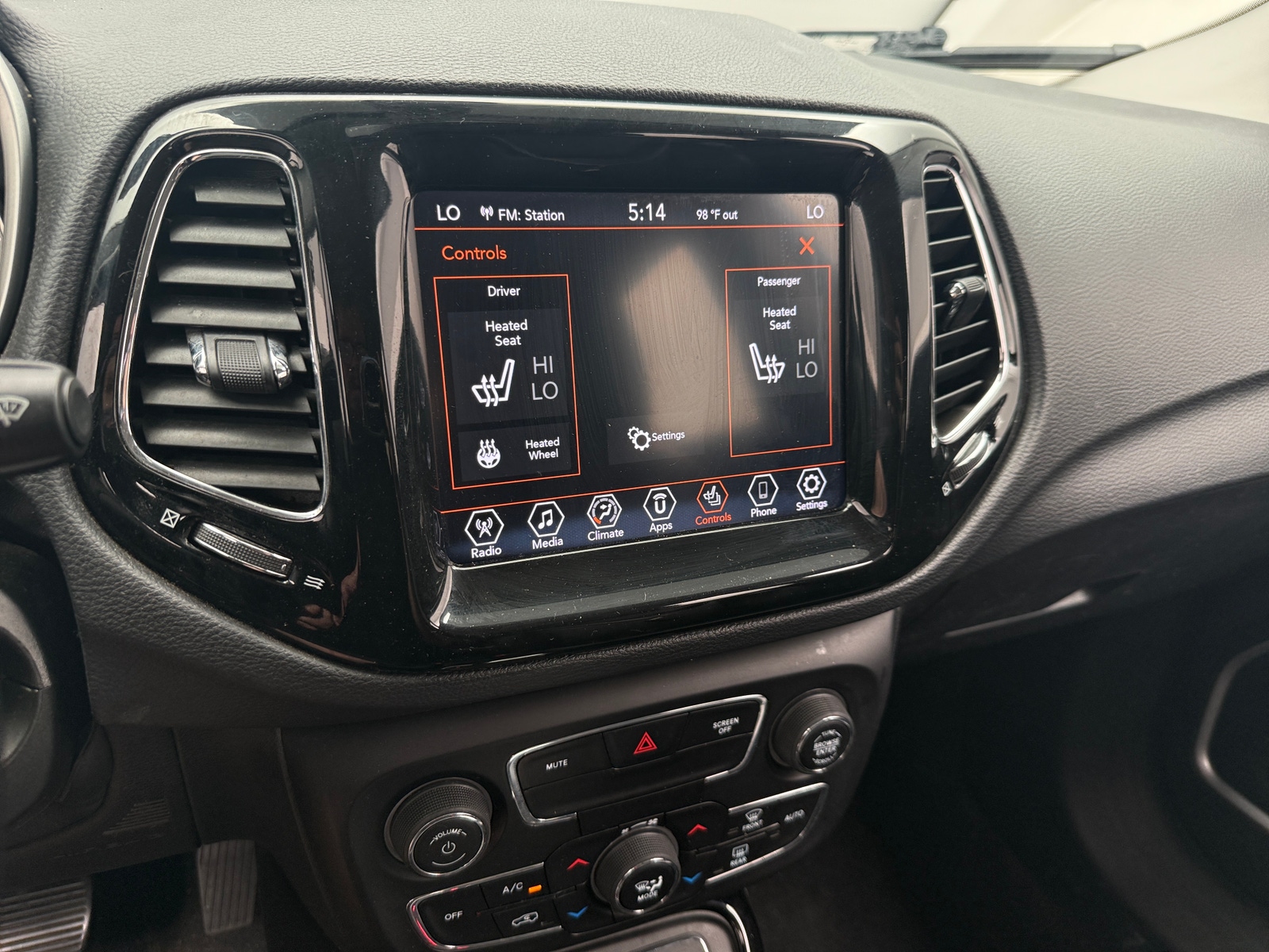 Thumbnail: 2019 Jeep Compass - 3
