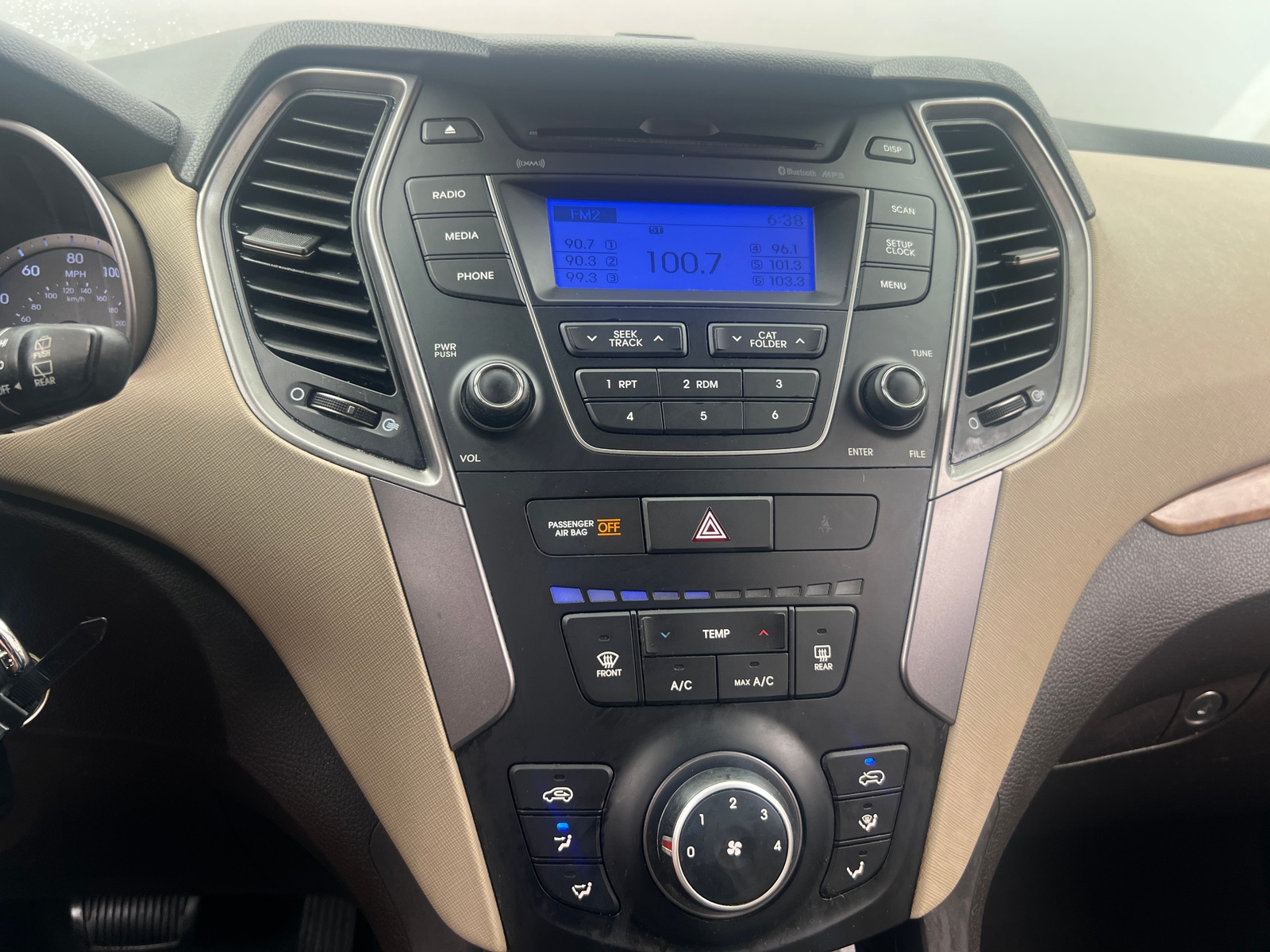 Thumbnail: 2016 Hyundai Santa Fe - 4