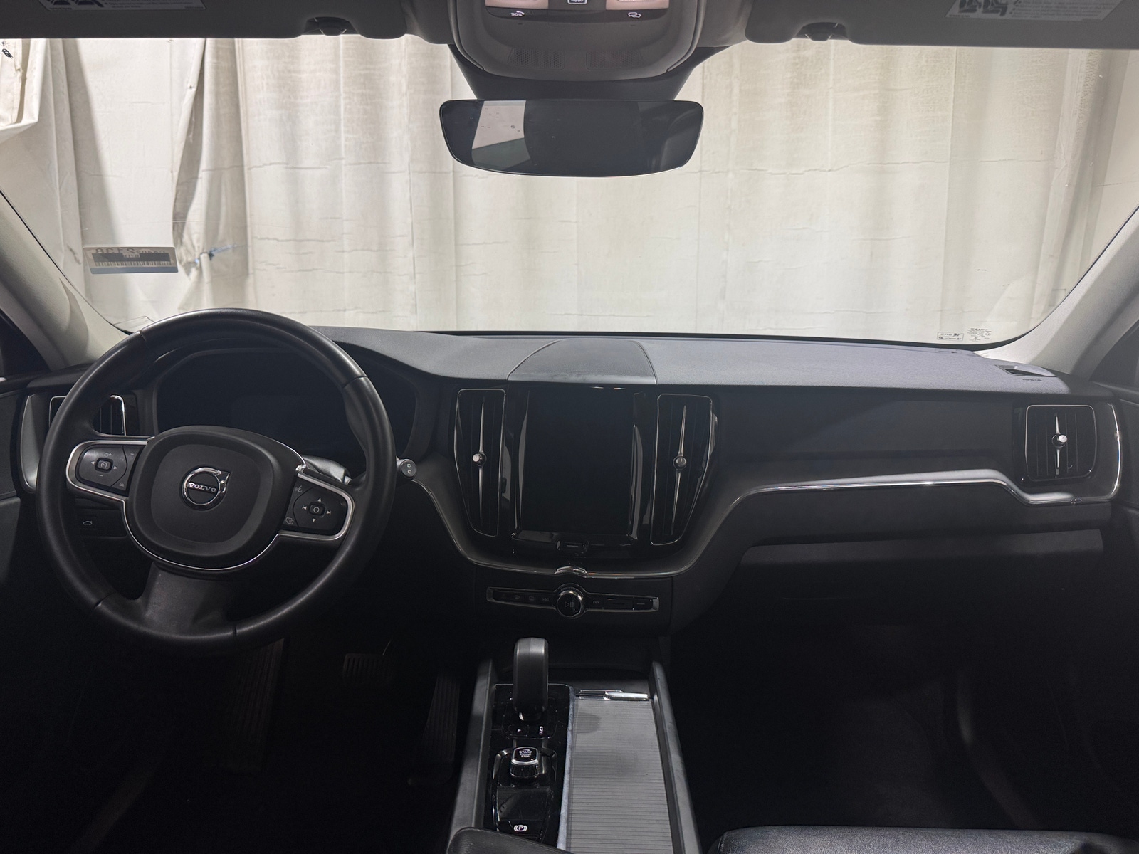 Thumbnail: 2023 Volvo XC60 - 3
