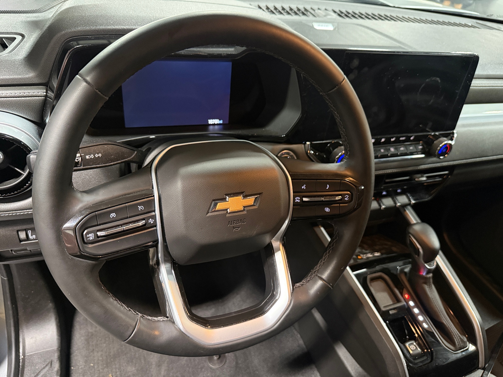 Thumbnail: 2023 Chevrolet Colorado - 5