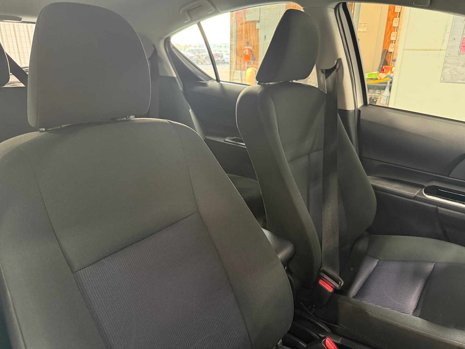Thumbnail: 2017 Toyota Prius c - 2