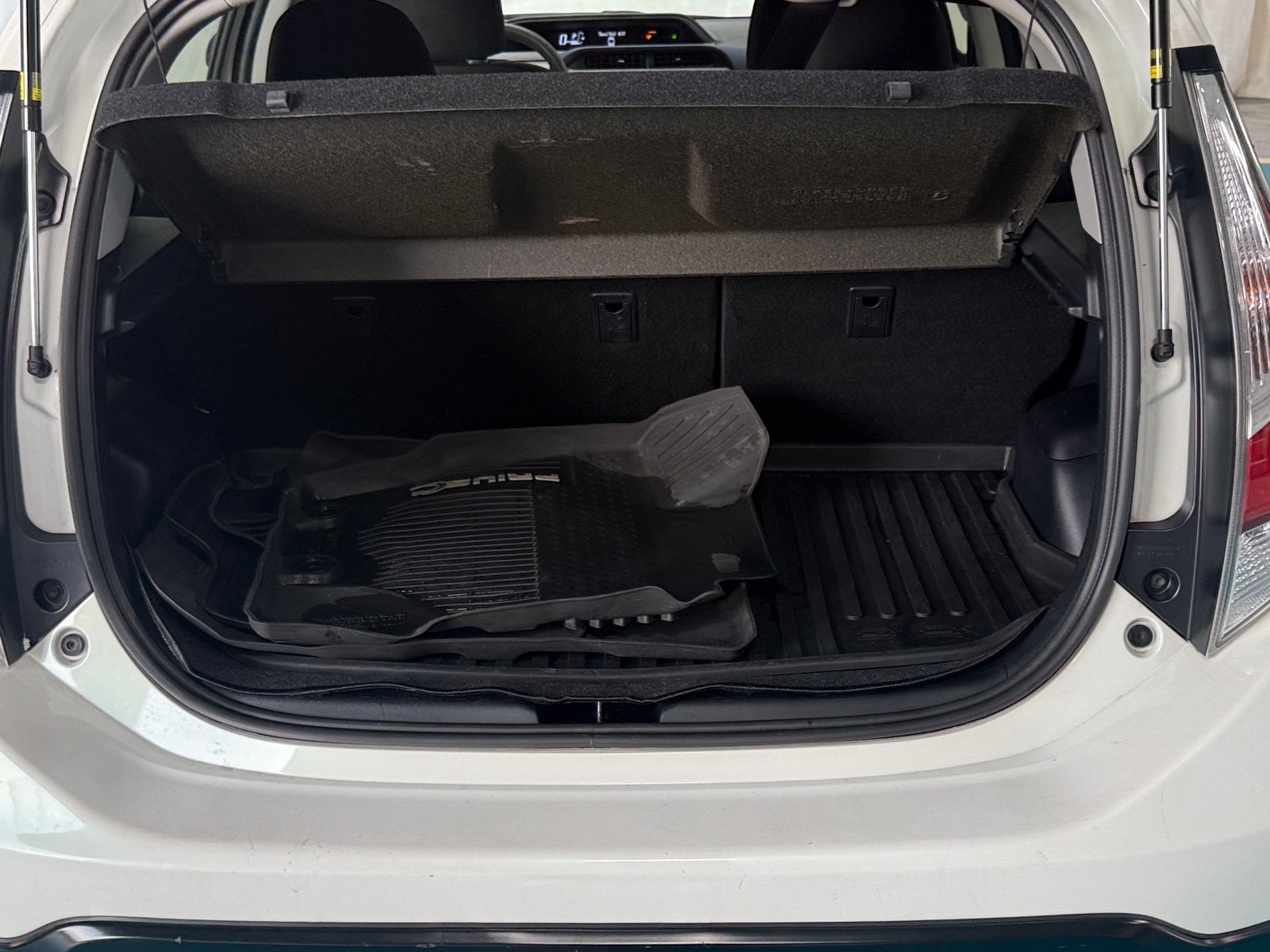 Thumbnail: 2017 Toyota Prius c - 7