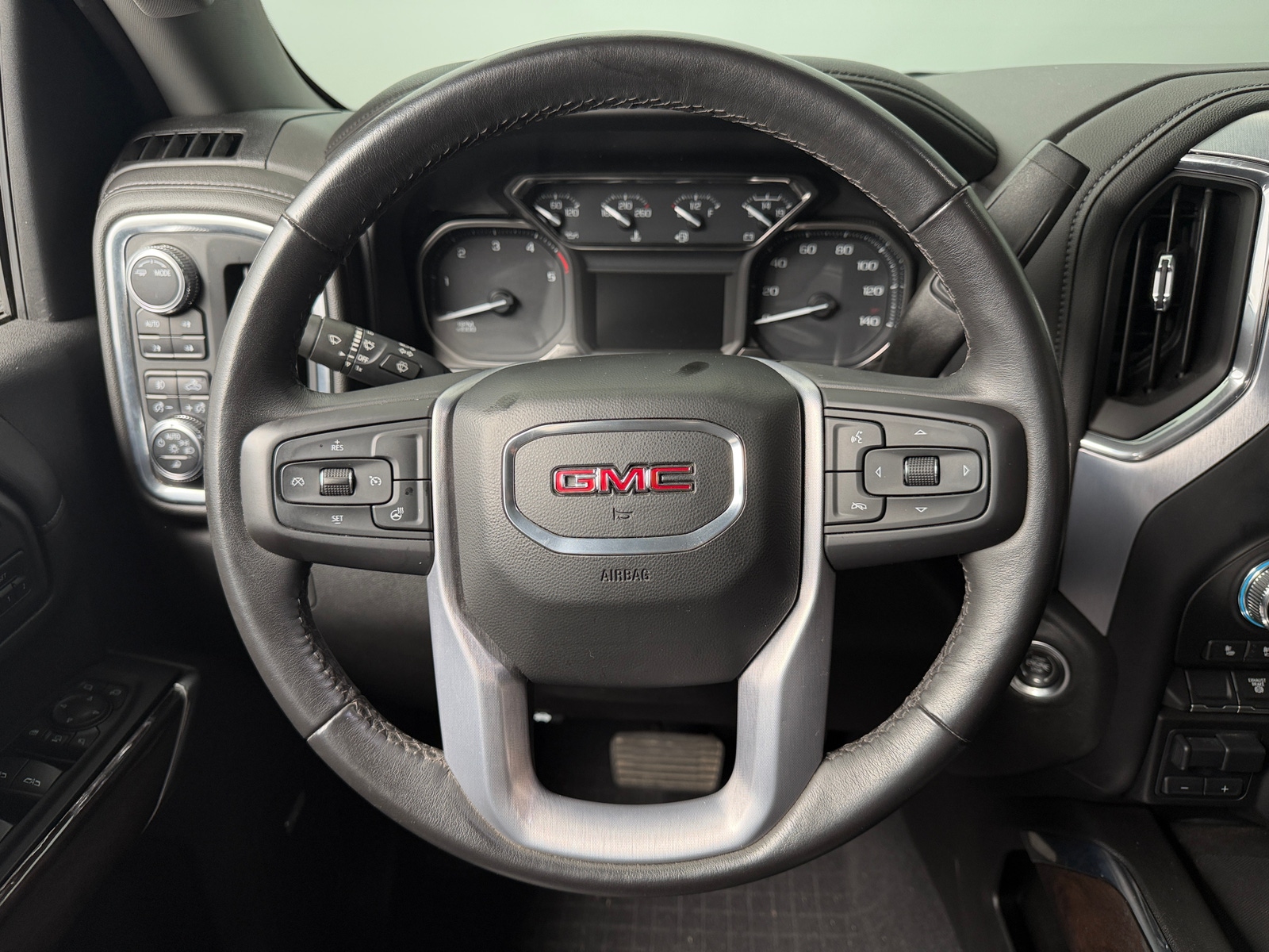 Thumbnail: 2022 GMC Sierra 2500 - 4
