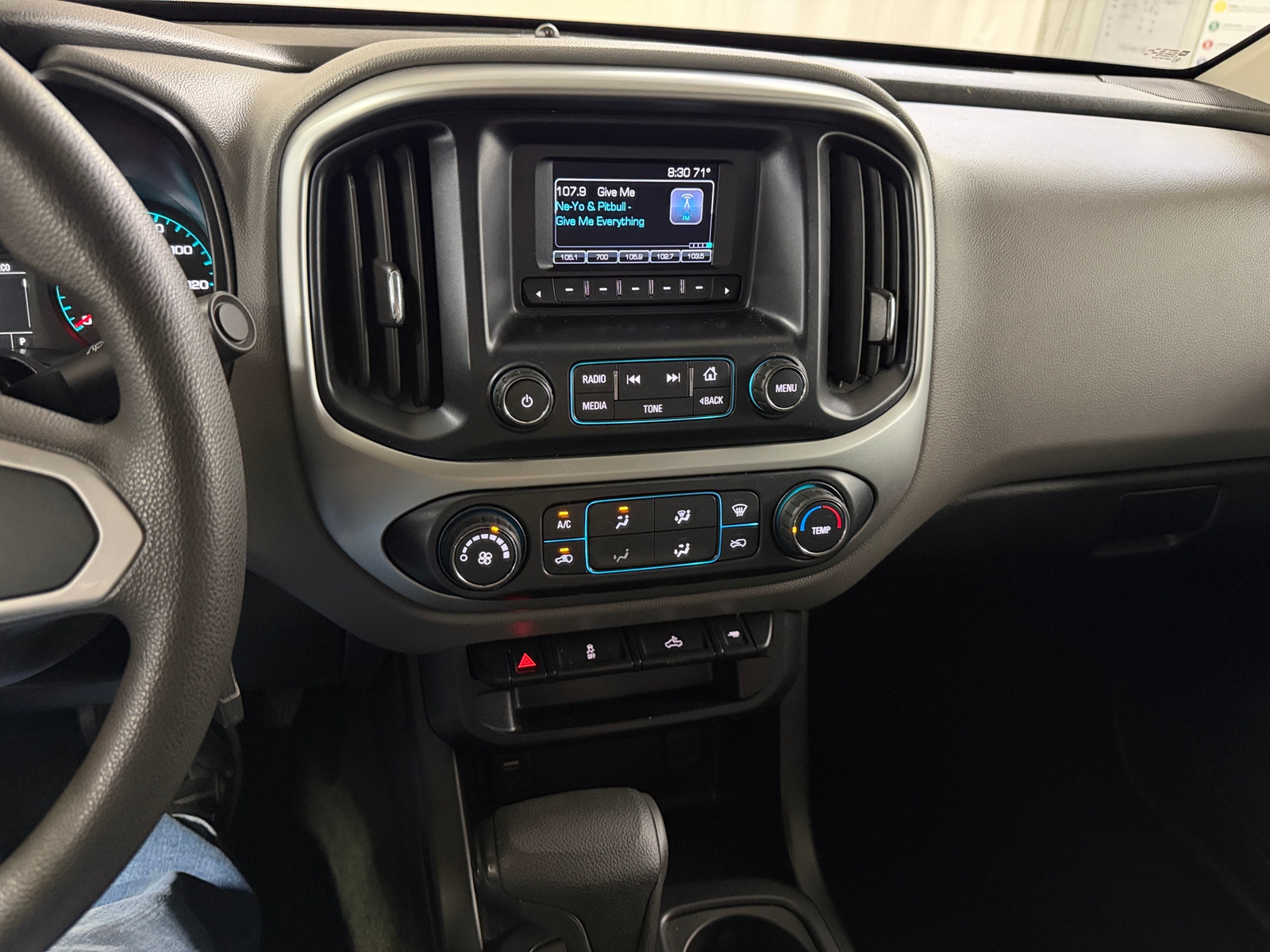 Thumbnail: 2017 Chevrolet Colorado - 4