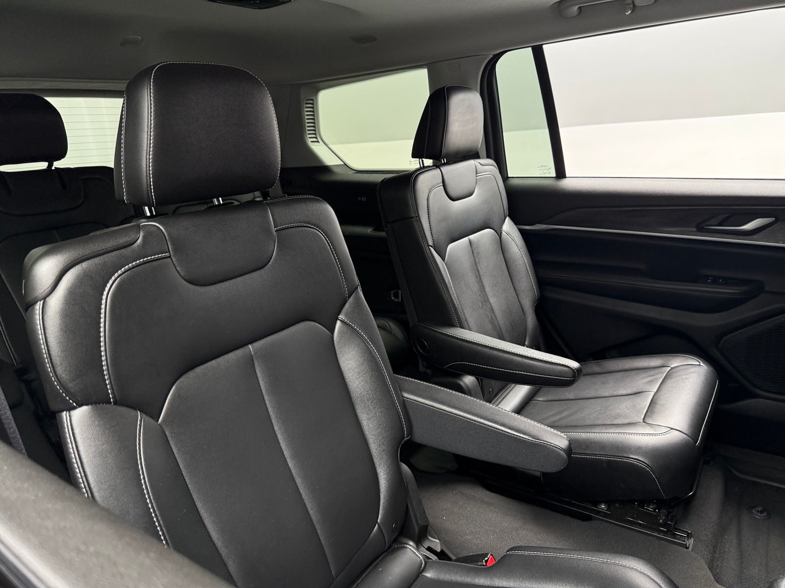 Thumbnail: 2023 Jeep Grand Cherokee L - 5