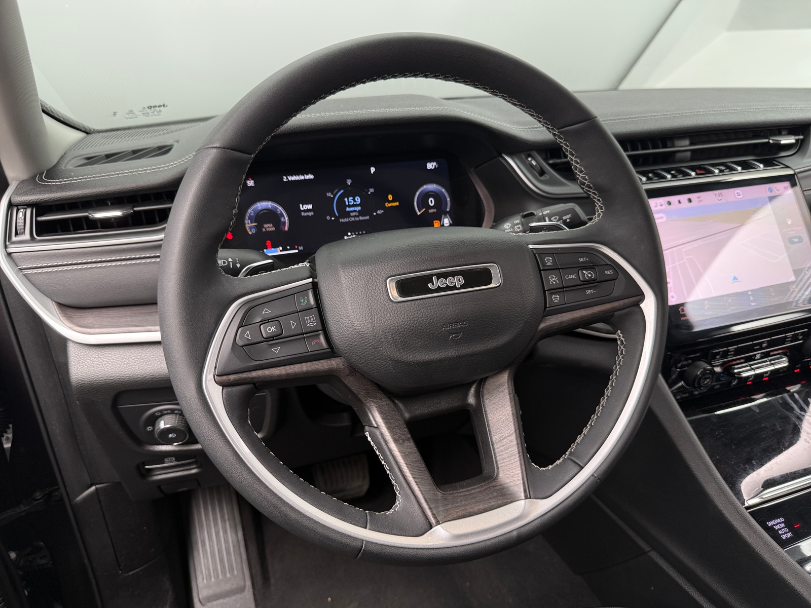 Thumbnail: 2023 Jeep Grand Cherokee L - 4