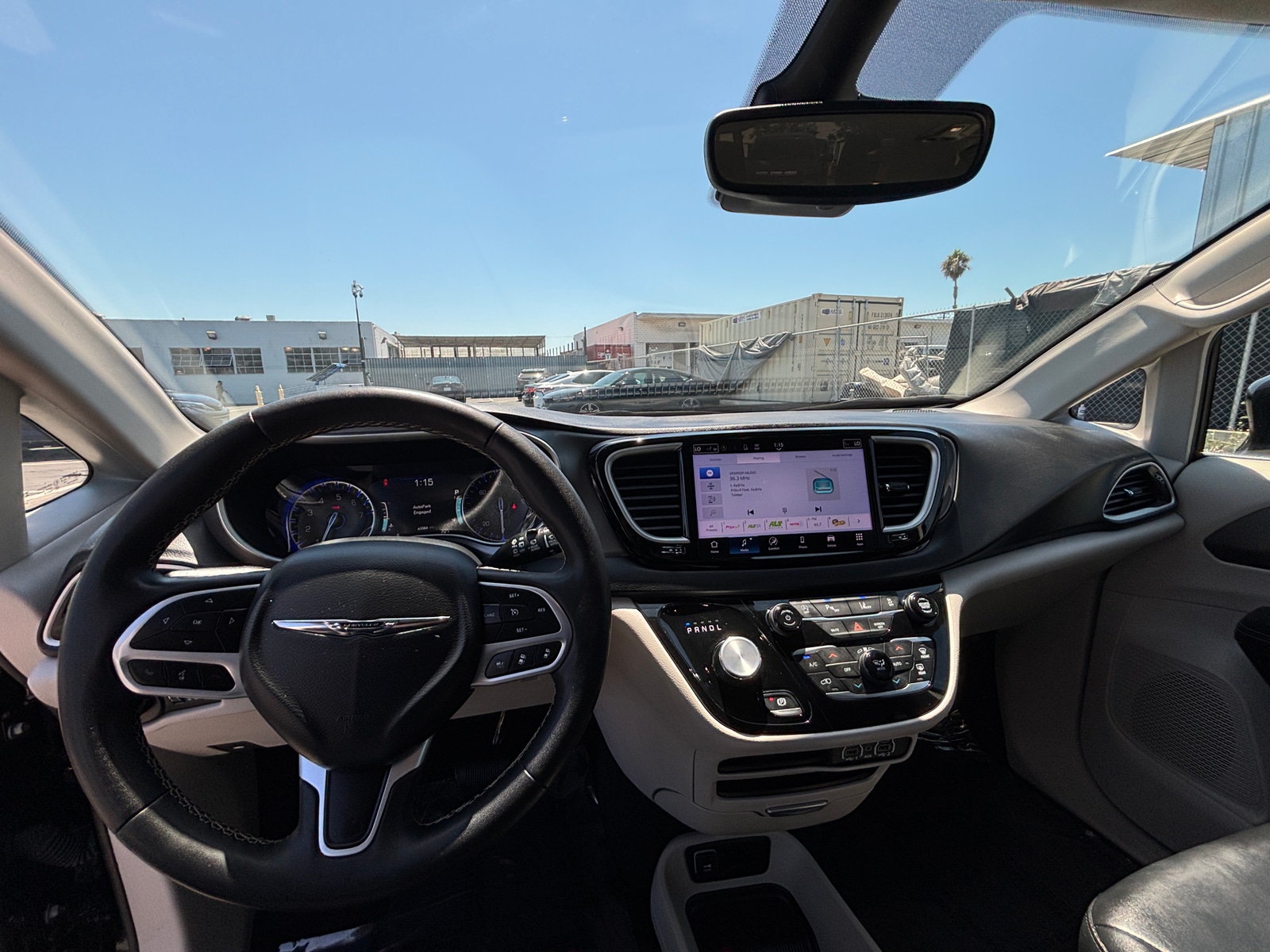 Thumbnail: 2024 Chrysler Pacifica - 3