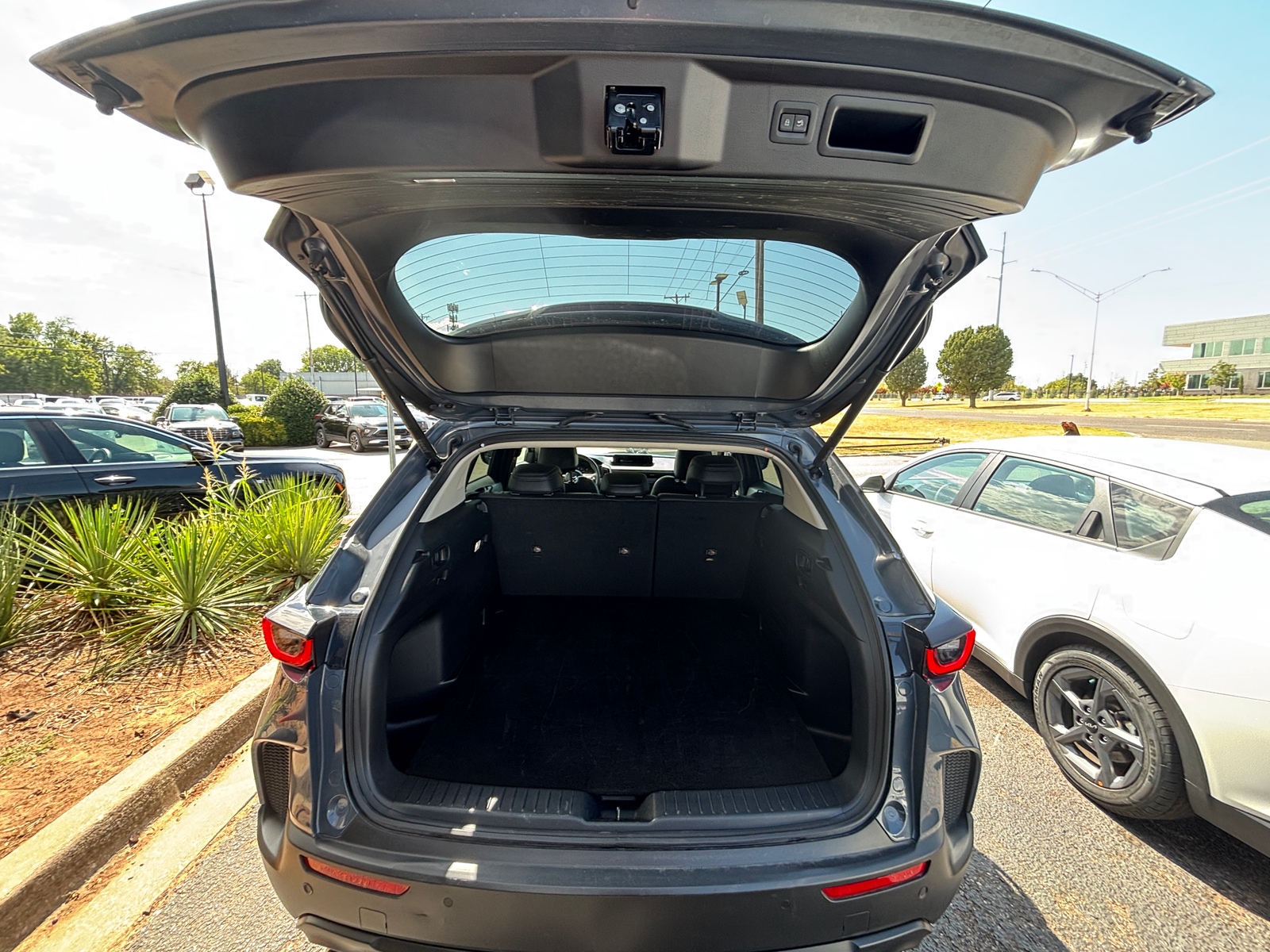 Thumbnail: 2026 Mazda CX-50 - 6