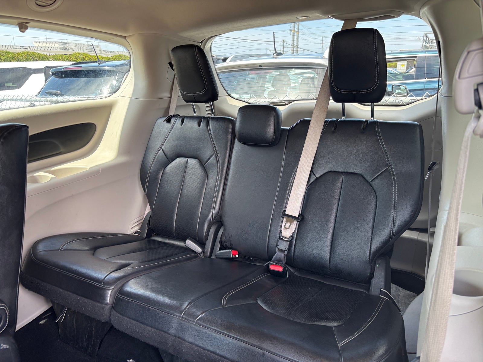 Thumbnail: 2022 Chrysler Pacifica - 6