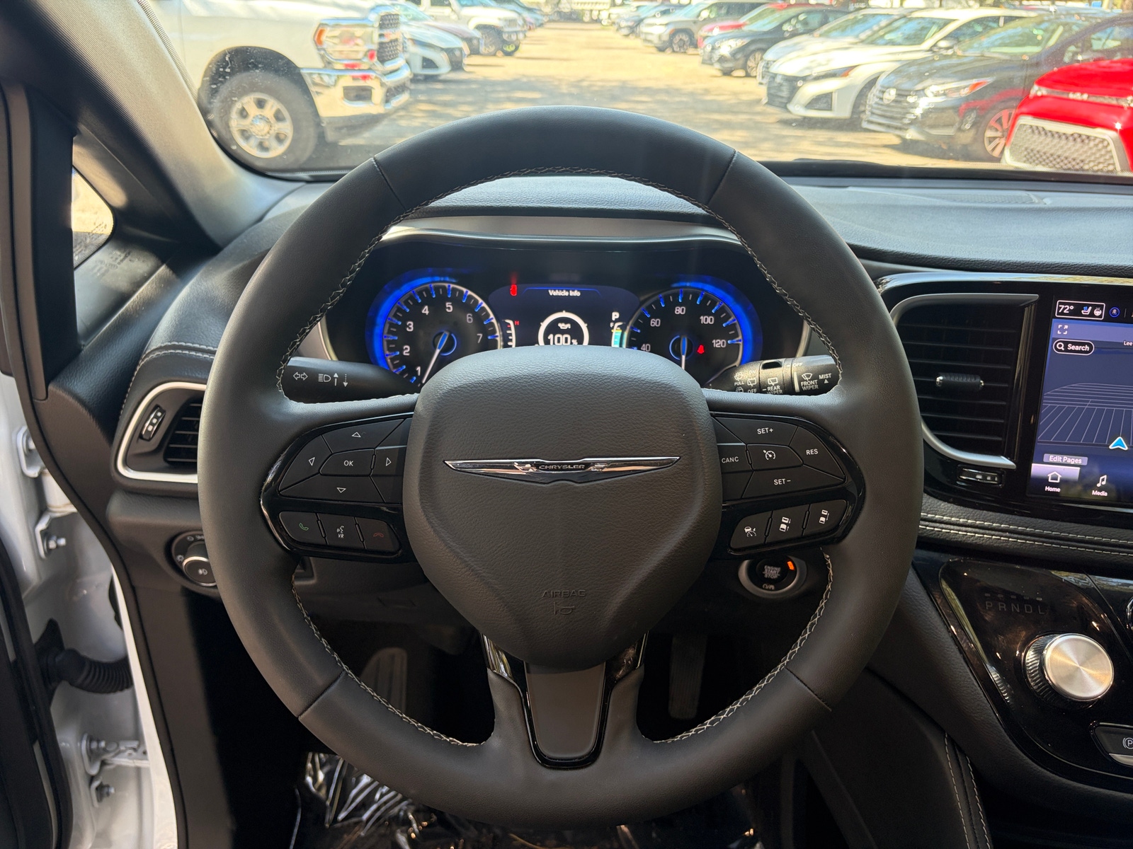 Thumbnail: 2025 Chrysler Pacifica - 4