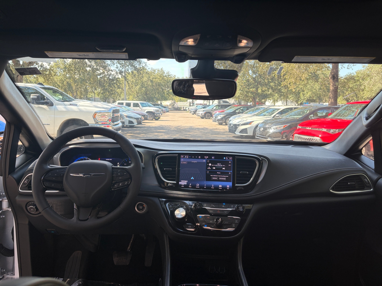 Thumbnail: 2025 Chrysler Pacifica - 2