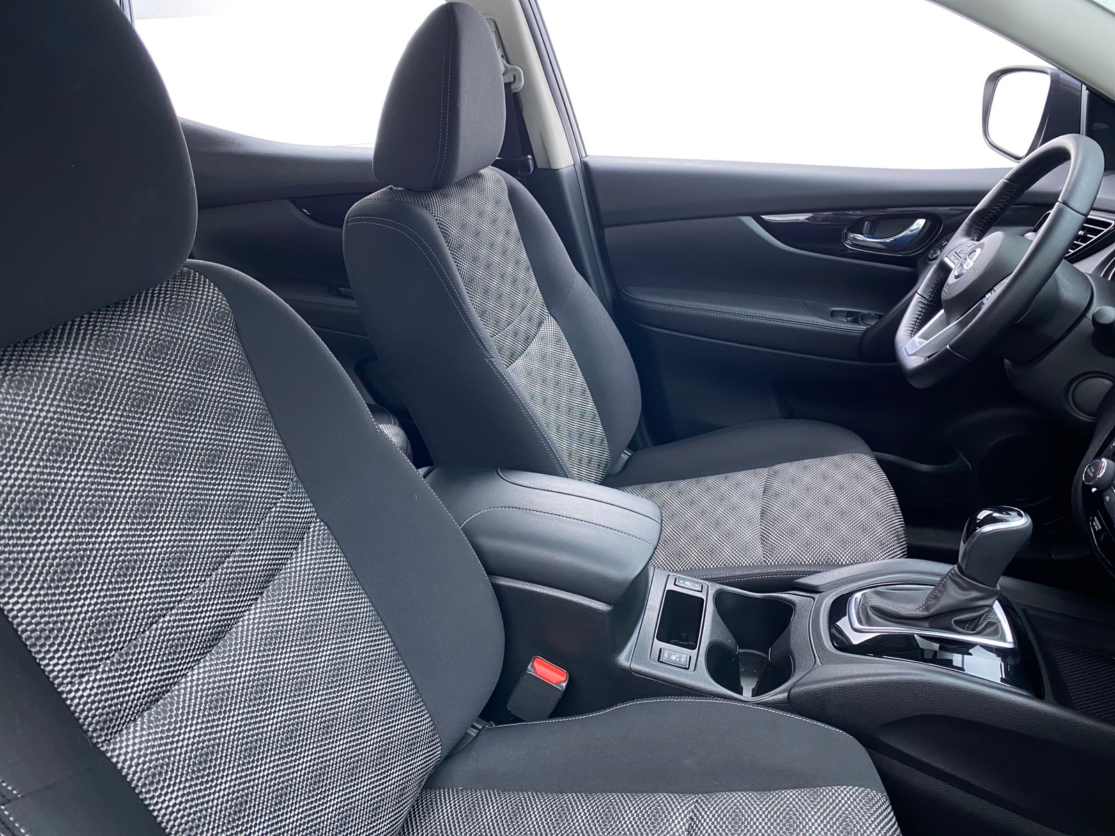 Thumbnail: 2020 Nissan Rogue Sport - 2