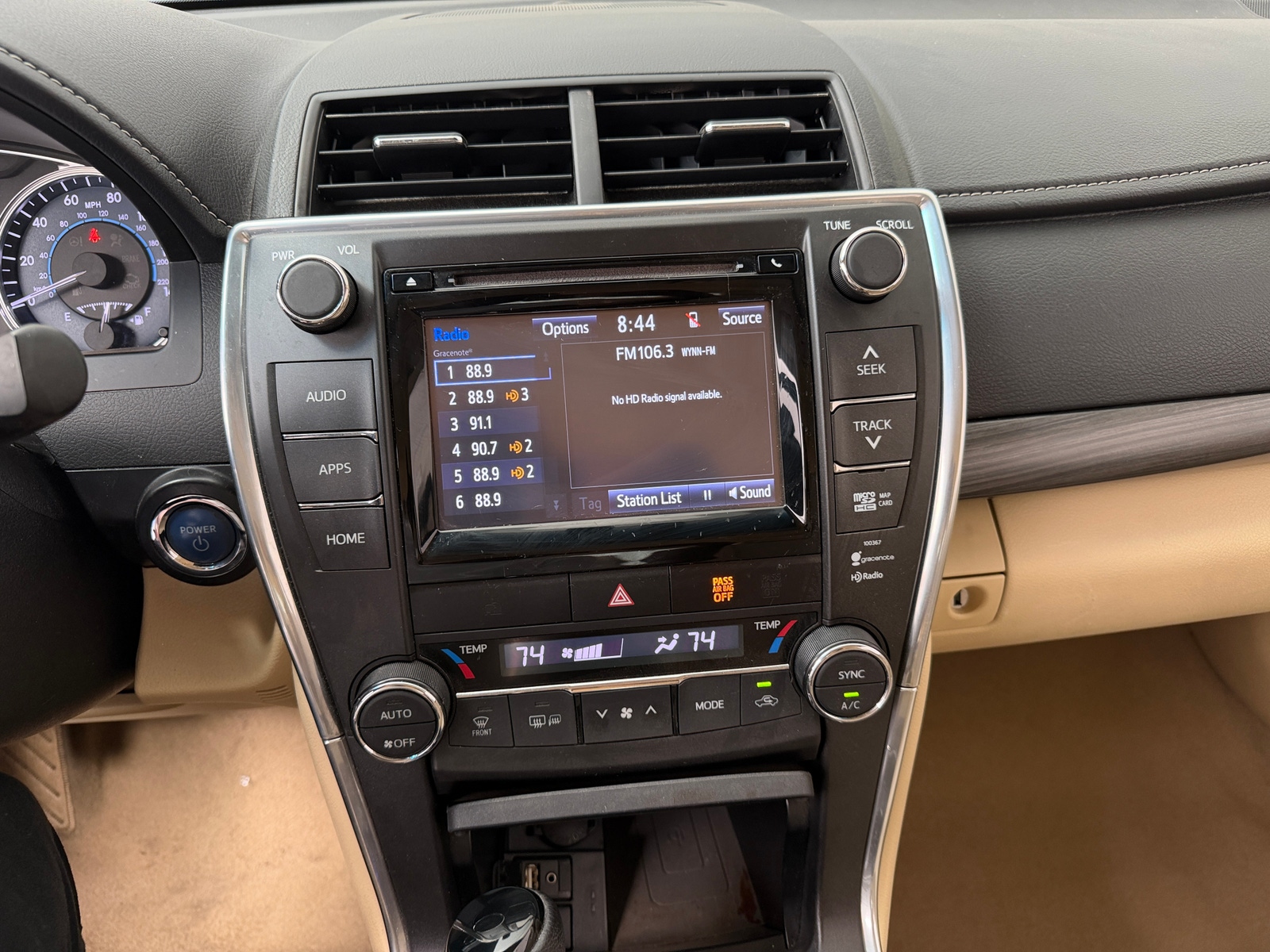 Thumbnail: 2015 Toyota Camry - 4