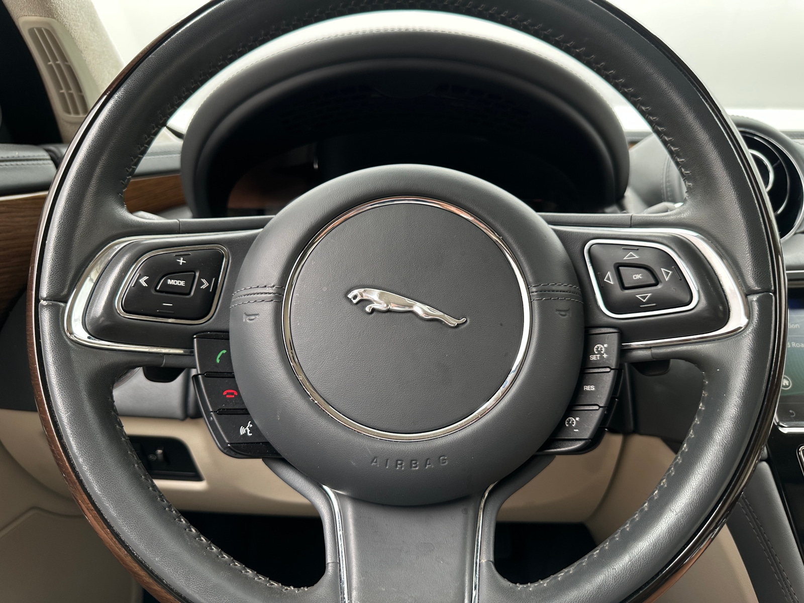 Thumbnail: 2019 Jaguar XJ - 4