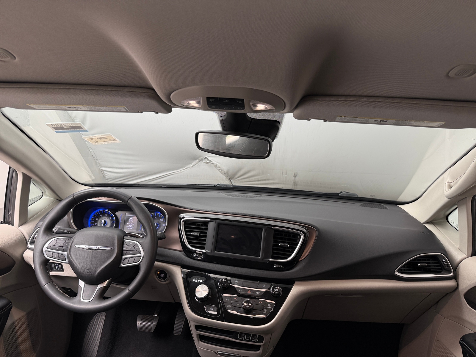 Thumbnail: 2023 Chrysler Voyager - 3