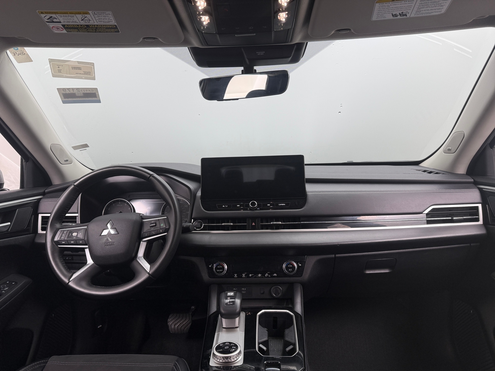 Thumbnail: 2025 Mitsubishi Outlander - 2
