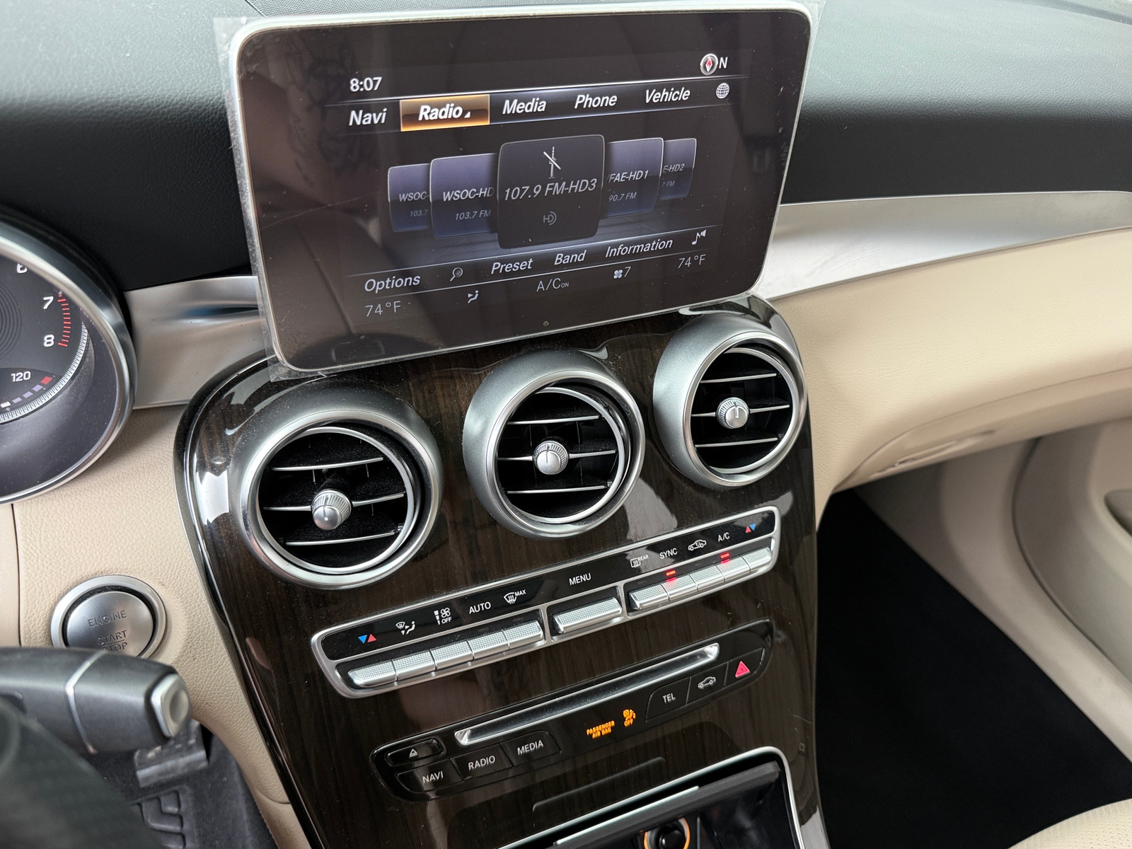 Thumbnail: 2017 Mercedes-Benz GLC - 3