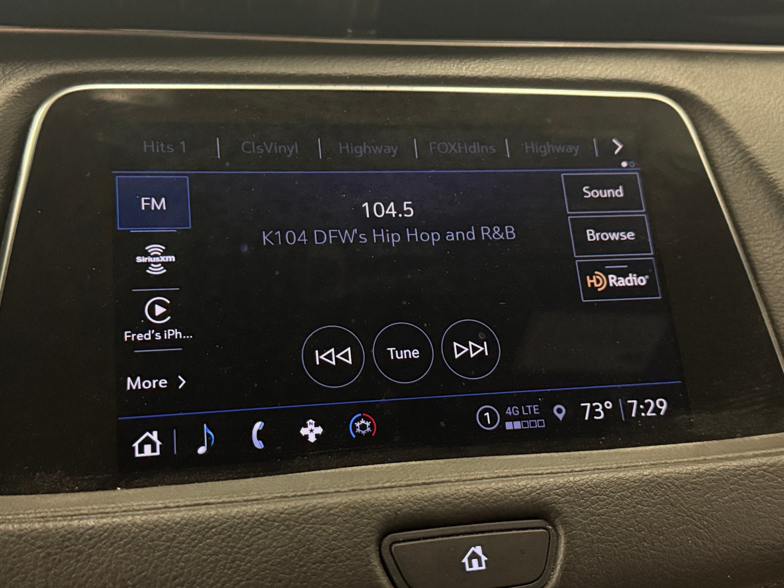 Thumbnail: 2023 Cadillac XT4 - 3