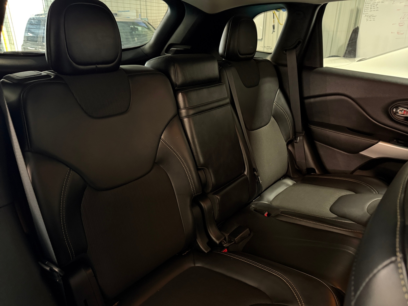 Thumbnail: 2018 Jeep Cherokee - 6