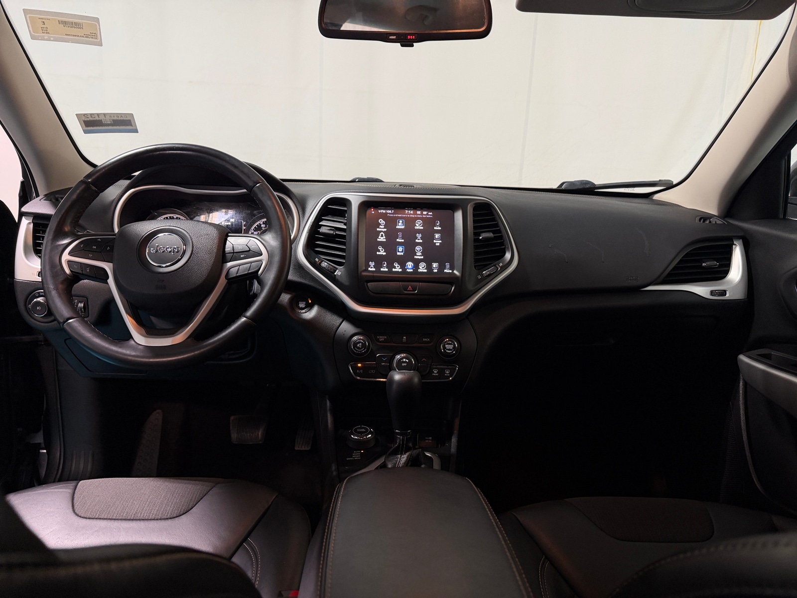 Thumbnail: 2018 Jeep Cherokee - 3