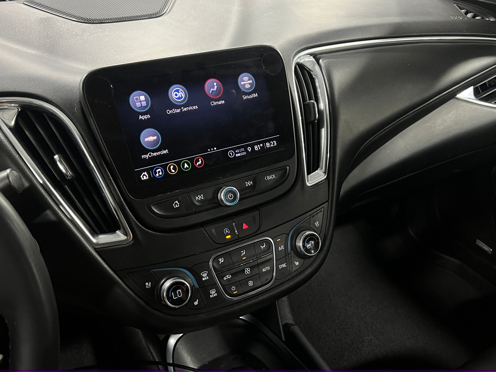 Thumbnail: 2024 Chevrolet Malibu - 3