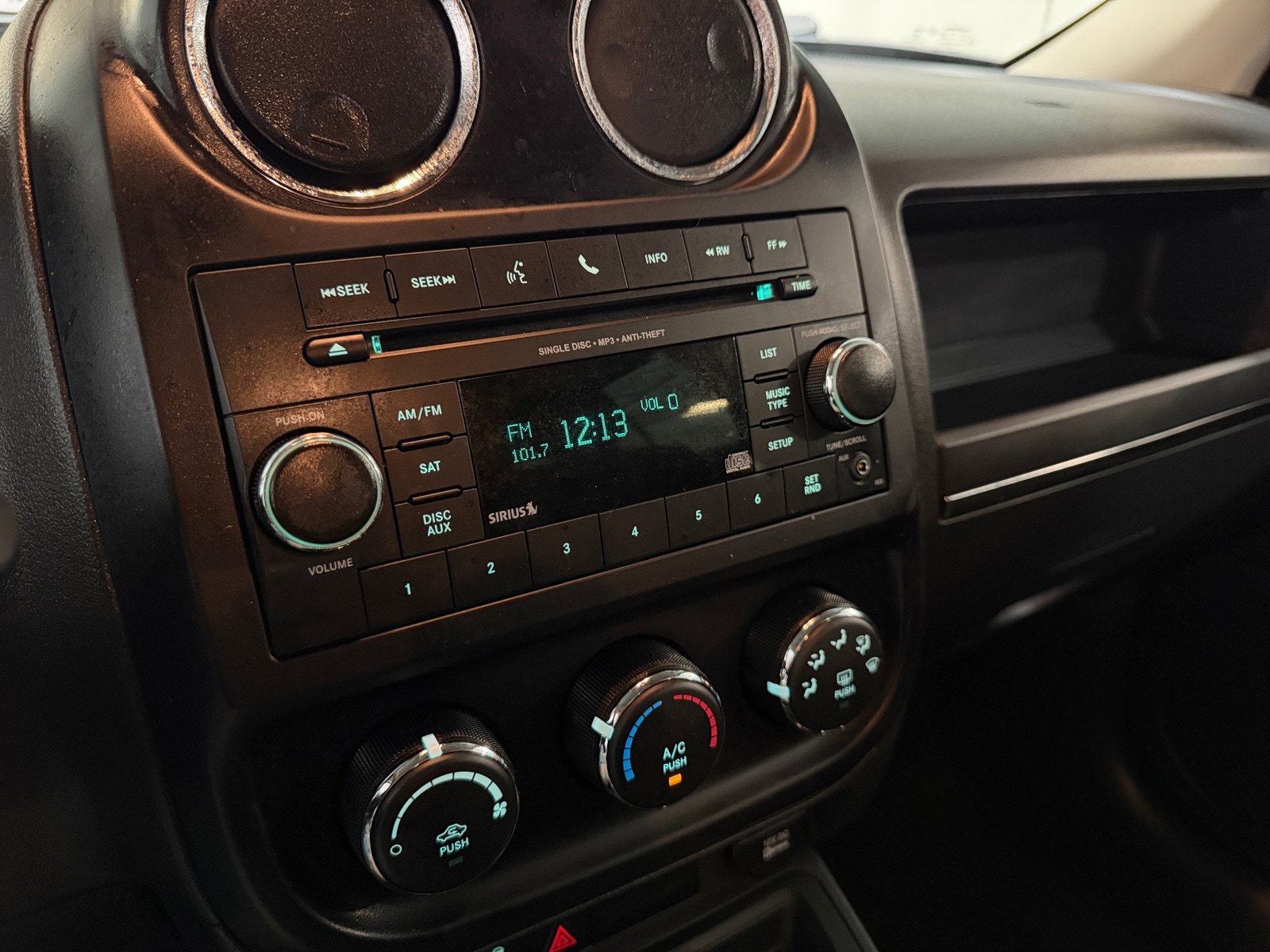 Thumbnail: 2016 Jeep Patriot - 4