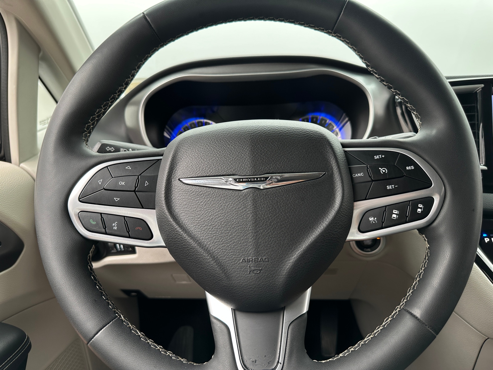 Thumbnail: 2024 Chrysler Pacifica - 4