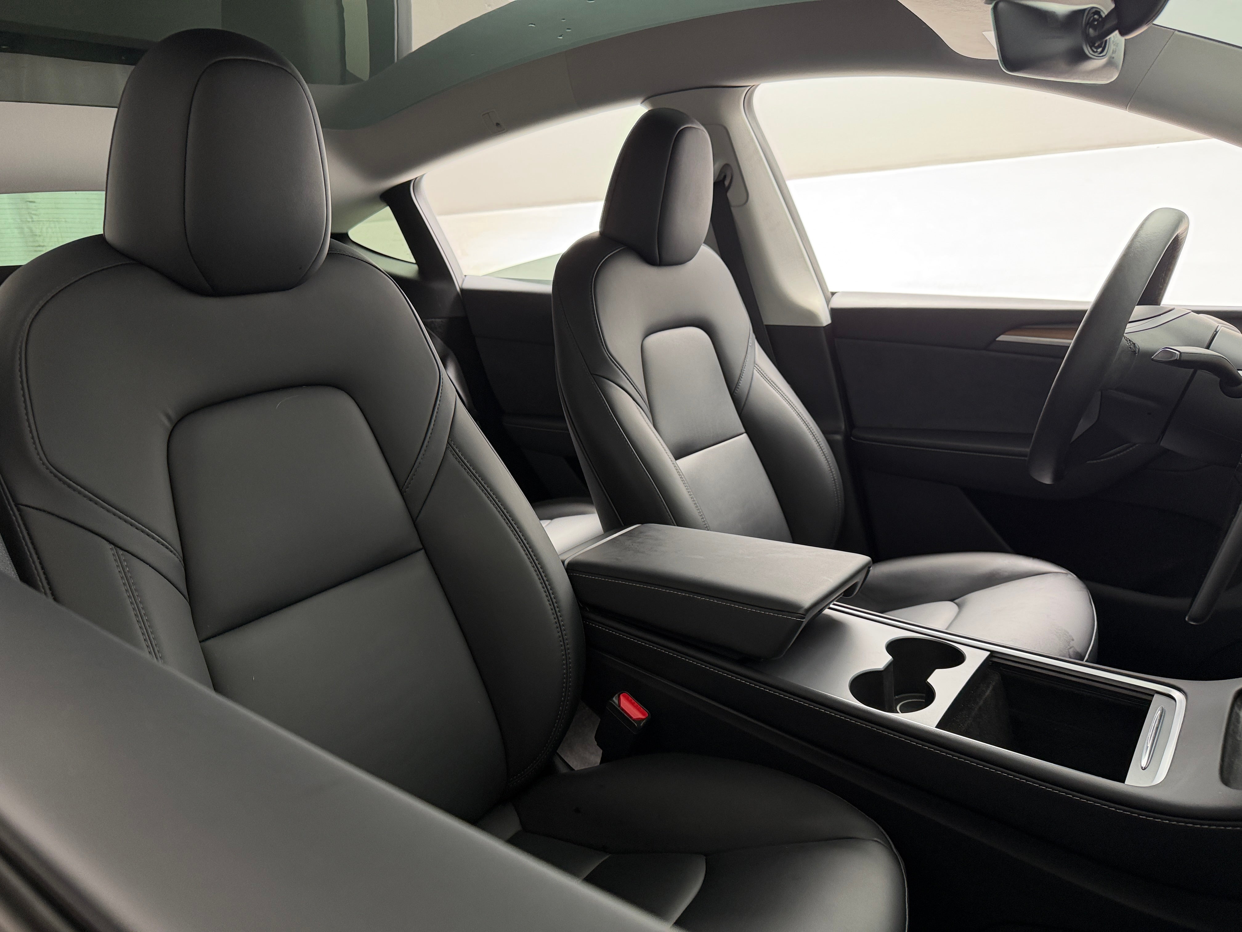 2024 Tesla Model Y Long Range - Photo 3
