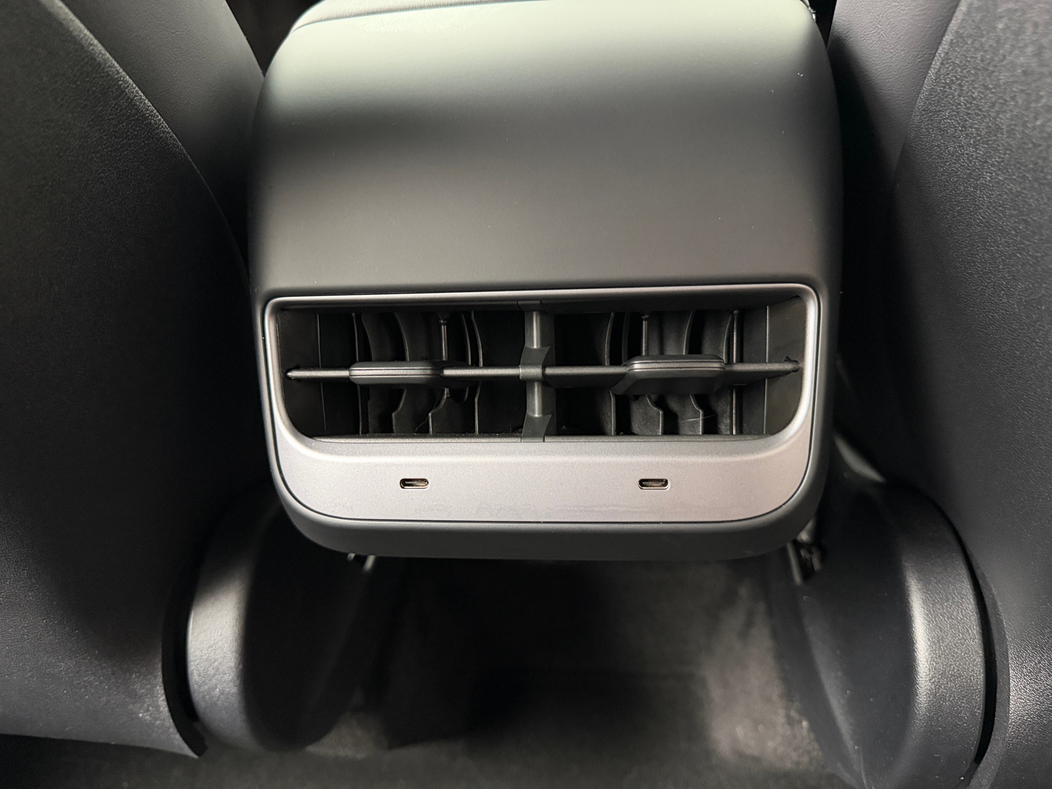 2024 Tesla Model Y Long Range - Photo 5
