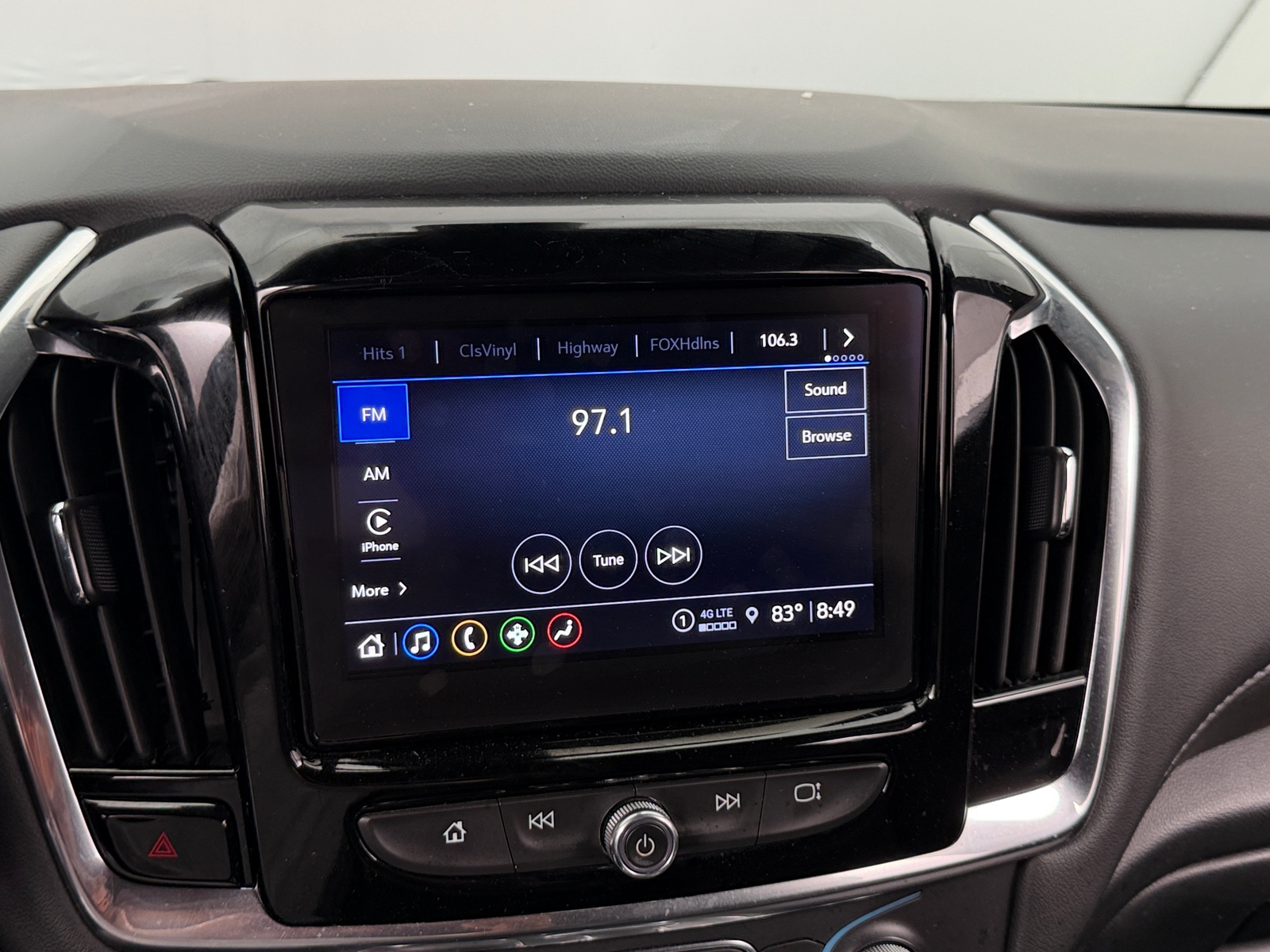 Thumbnail: 2023 Chevrolet Traverse - 4