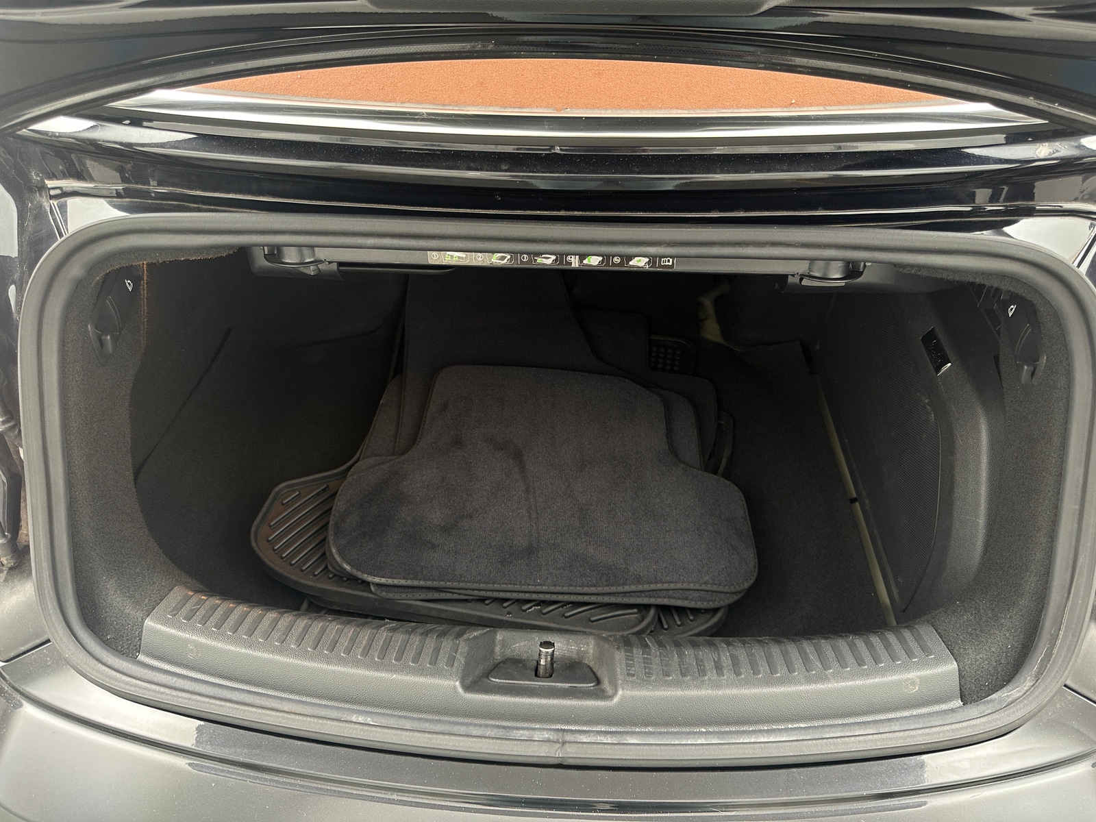 Thumbnail: 2019 Volkswagen Beetle - 6