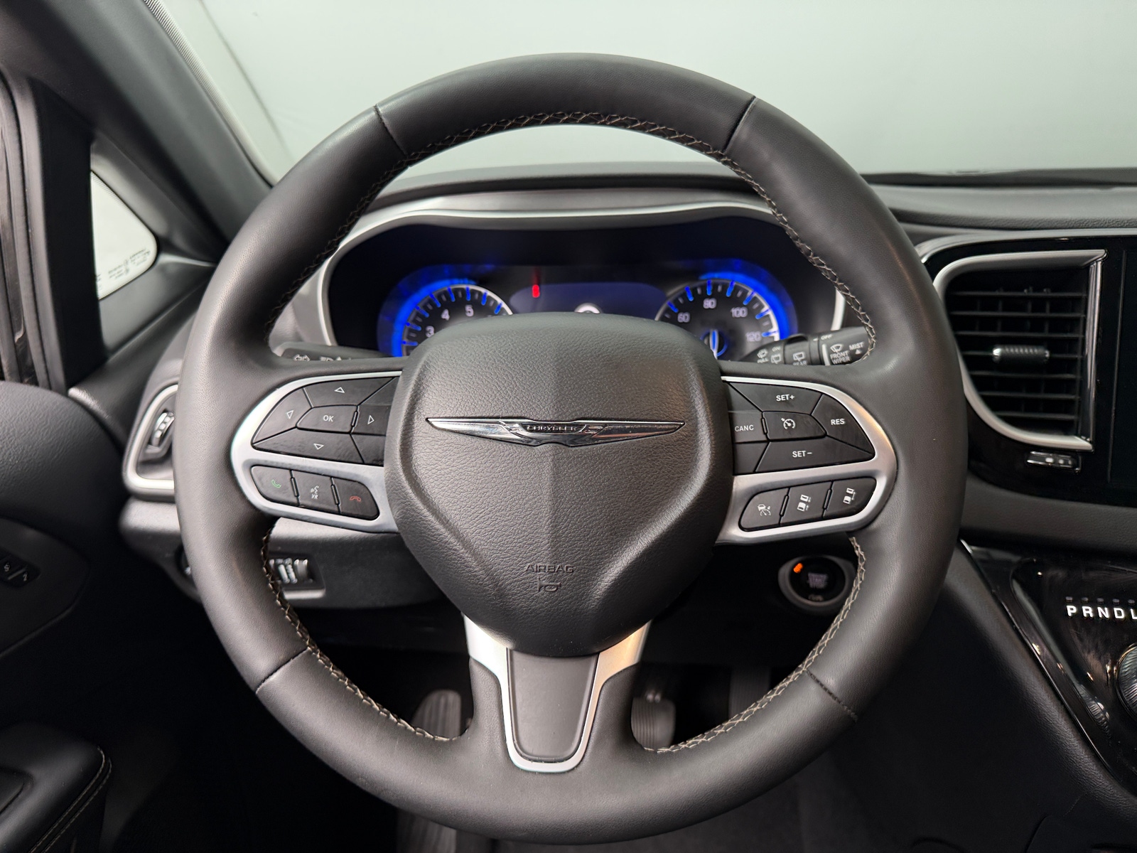 Thumbnail: 2025 Chrysler Pacifica - 4