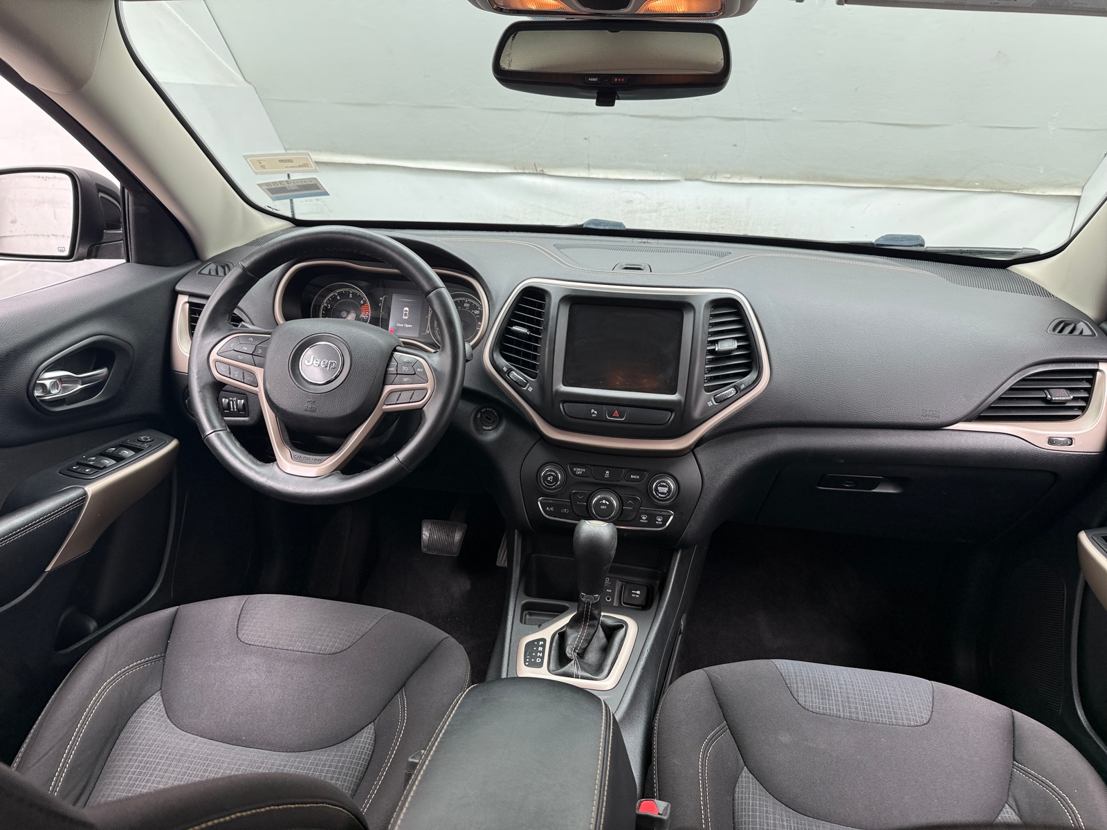 Thumbnail: 2017 Jeep Cherokee - 3