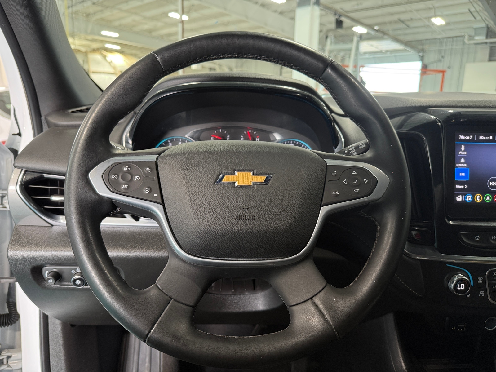 Thumbnail: 2023 Chevrolet Traverse - 4