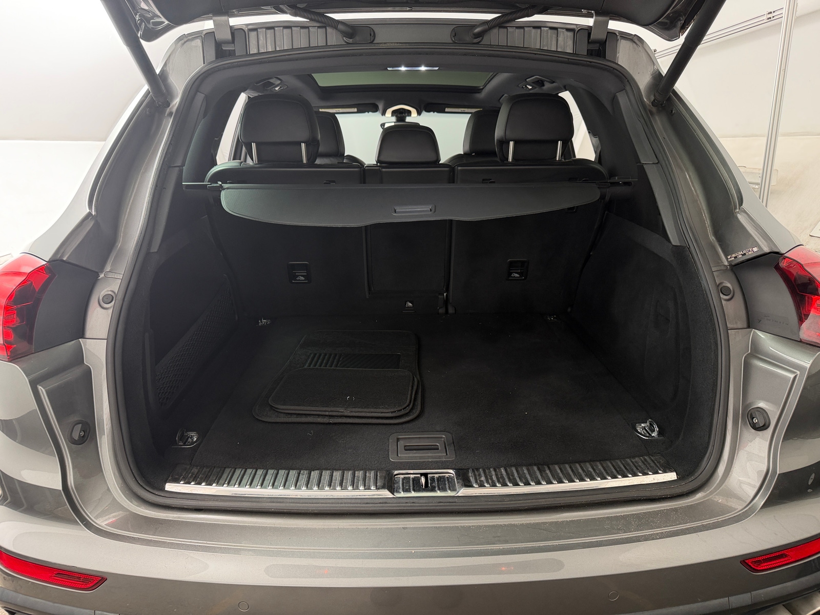 Thumbnail: 2017 Porsche Cayenne - 6
