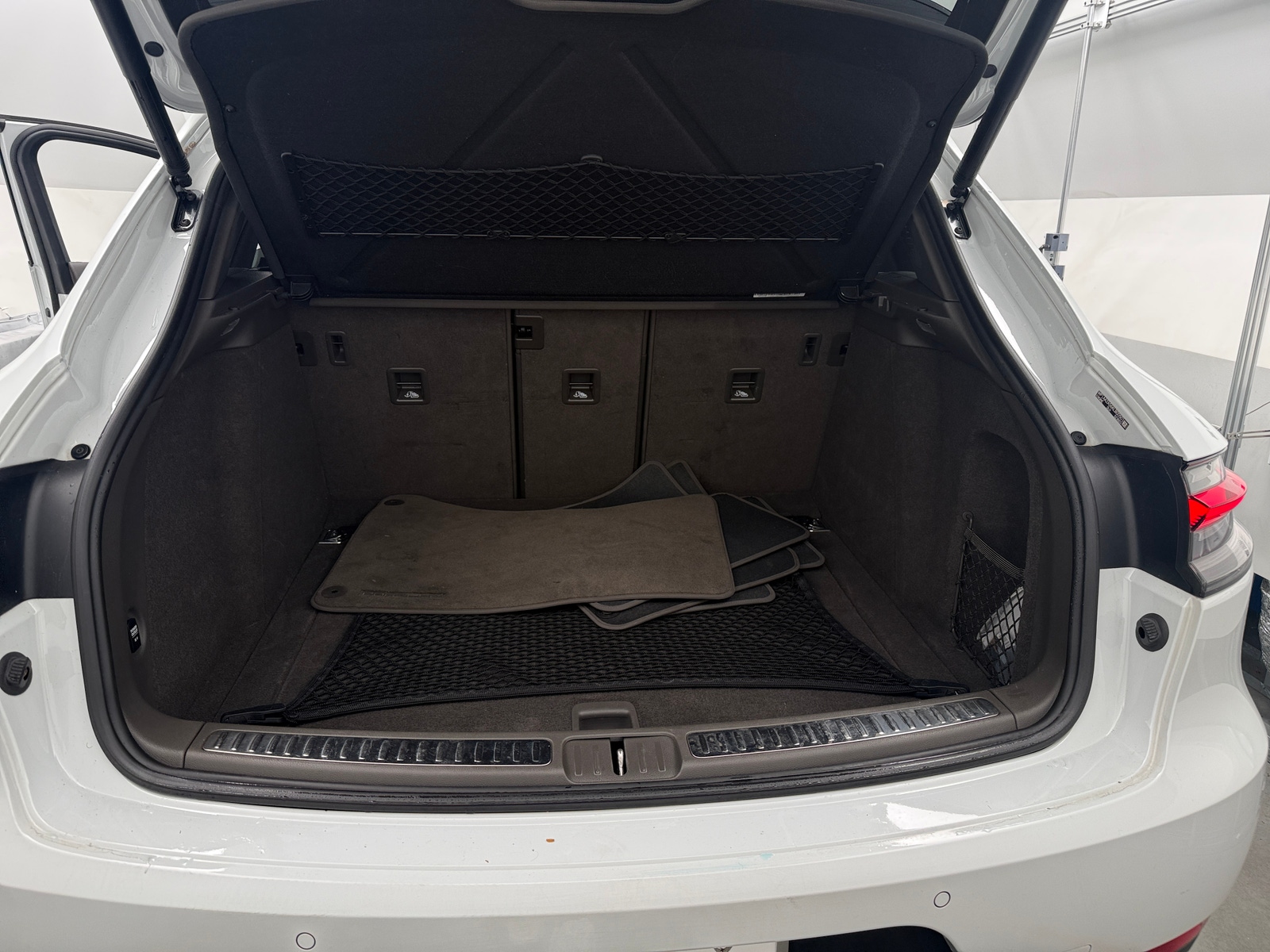 Thumbnail: 2019 Porsche Macan - 6