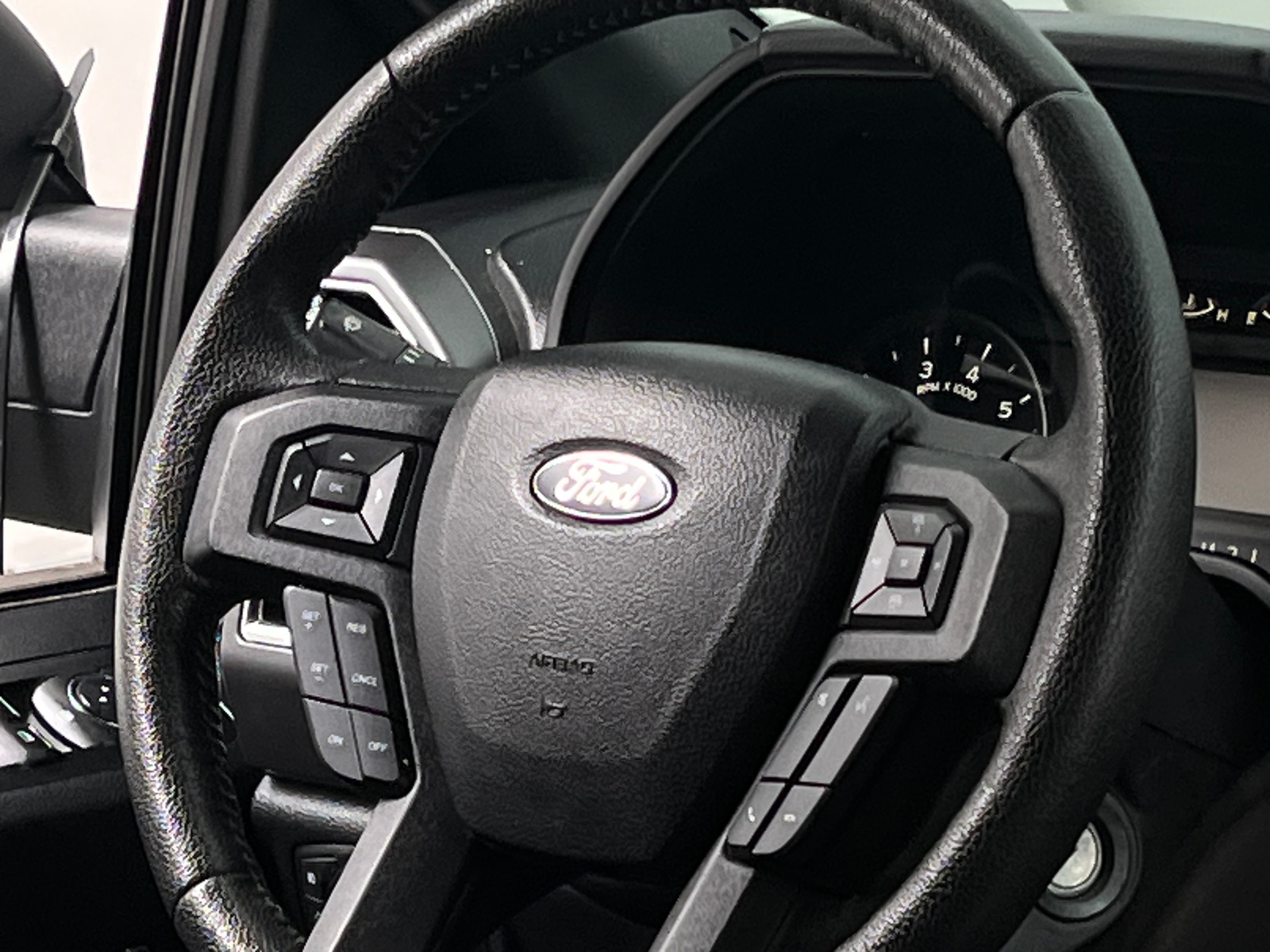 Thumbnail: 2016 Ford Econoline - 5