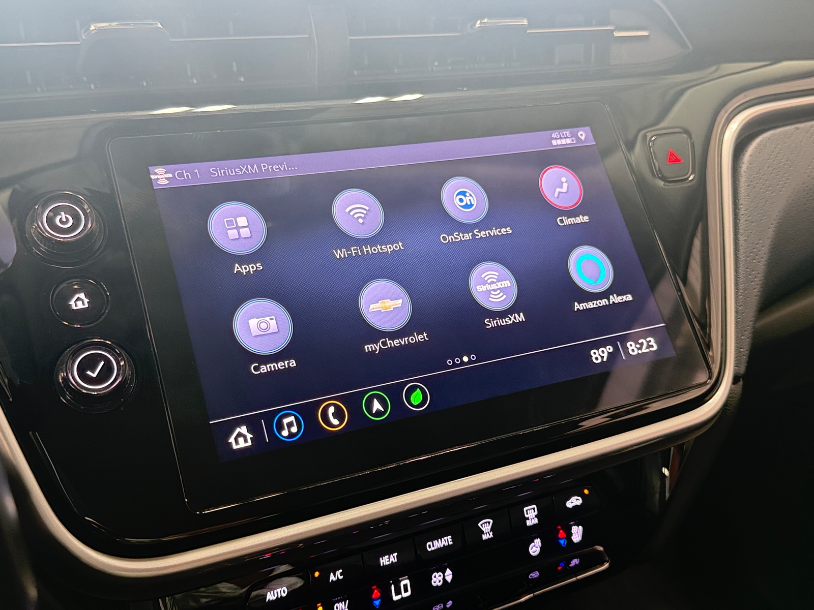 Thumbnail: 2022 Chevrolet Bolt EUV - 3